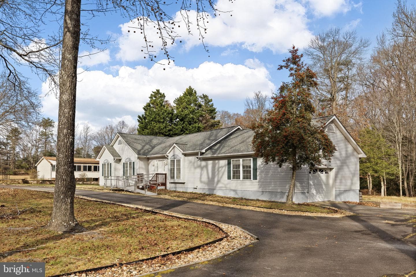 49 Grove Drive photo 24