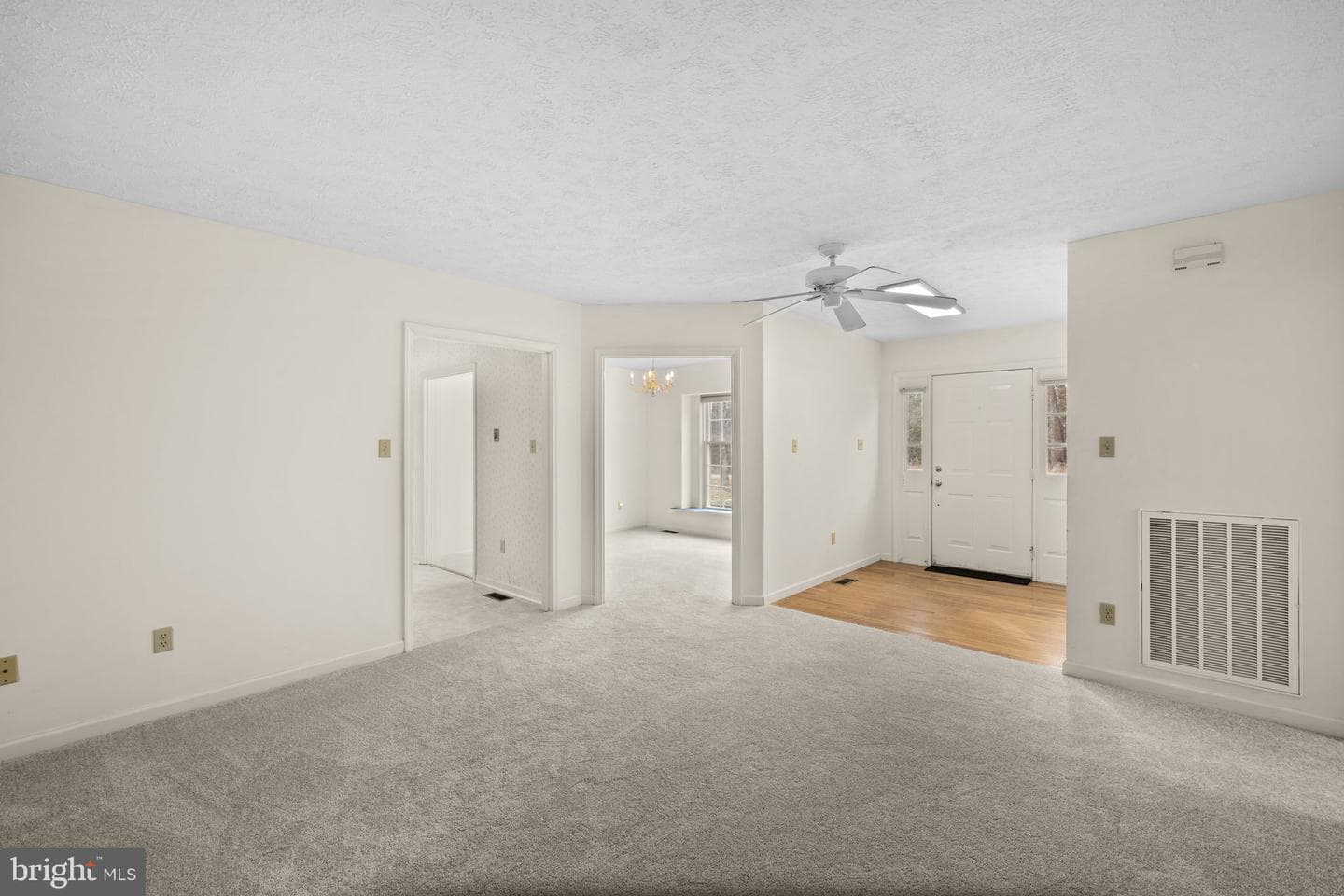 49 Grove Drive photo 5