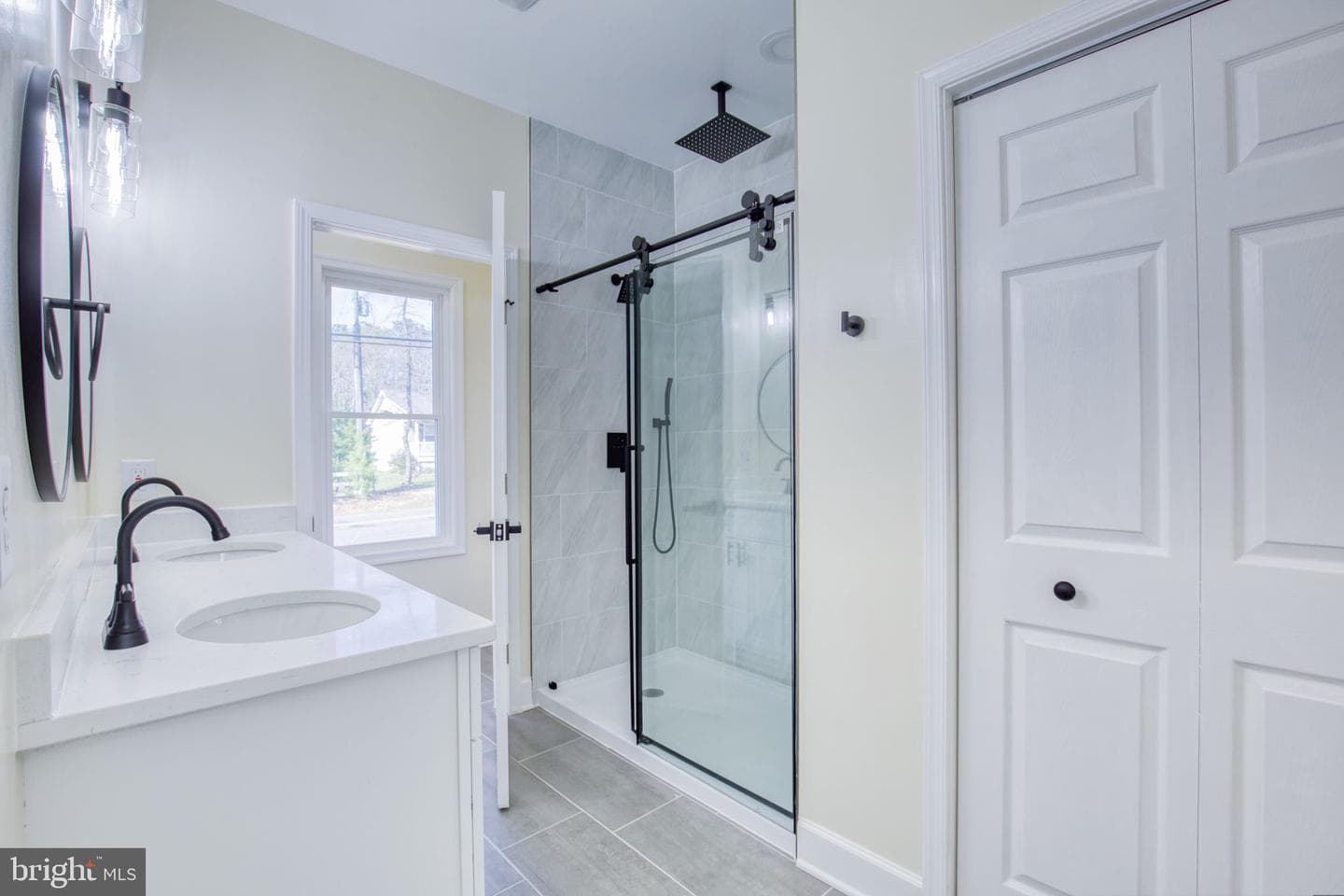 49 Poplar Lane photo 8