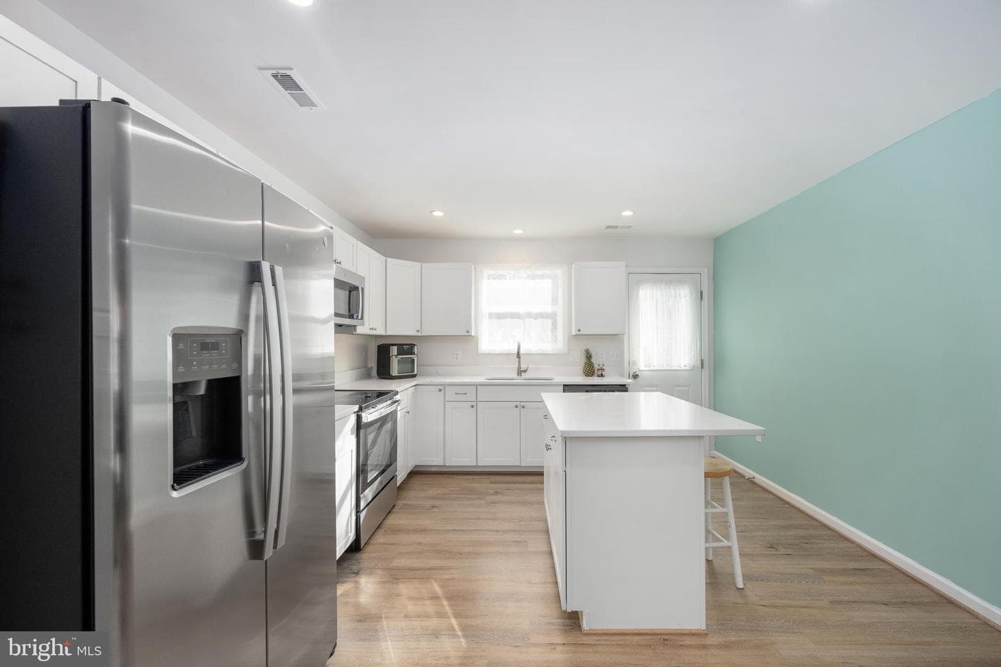 218 Shorewood Drive photo 8