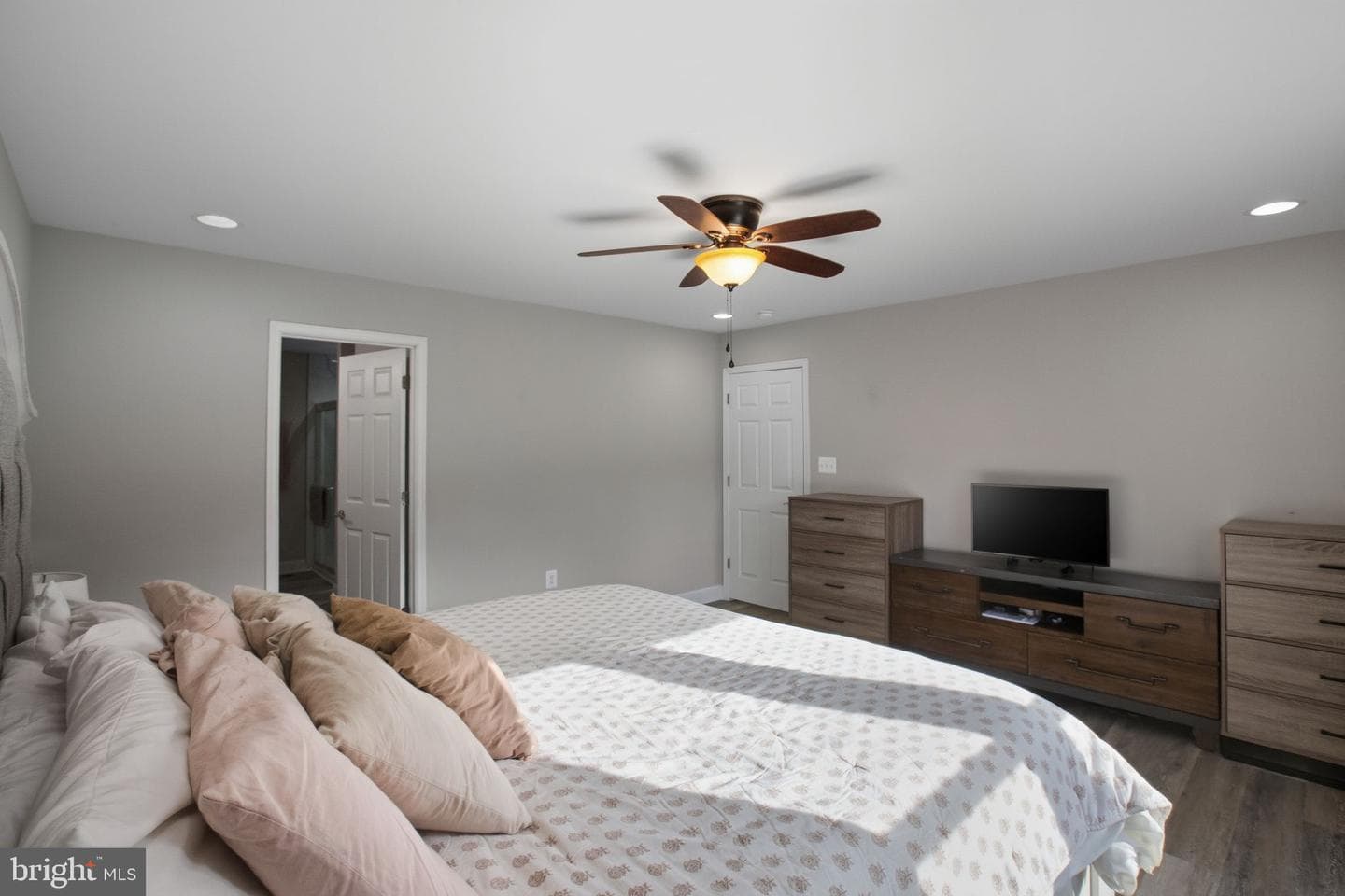 798 S Glebe photo 12