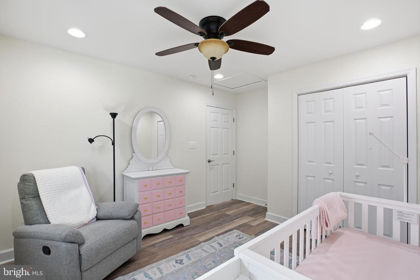 798 S Glebe photo 19