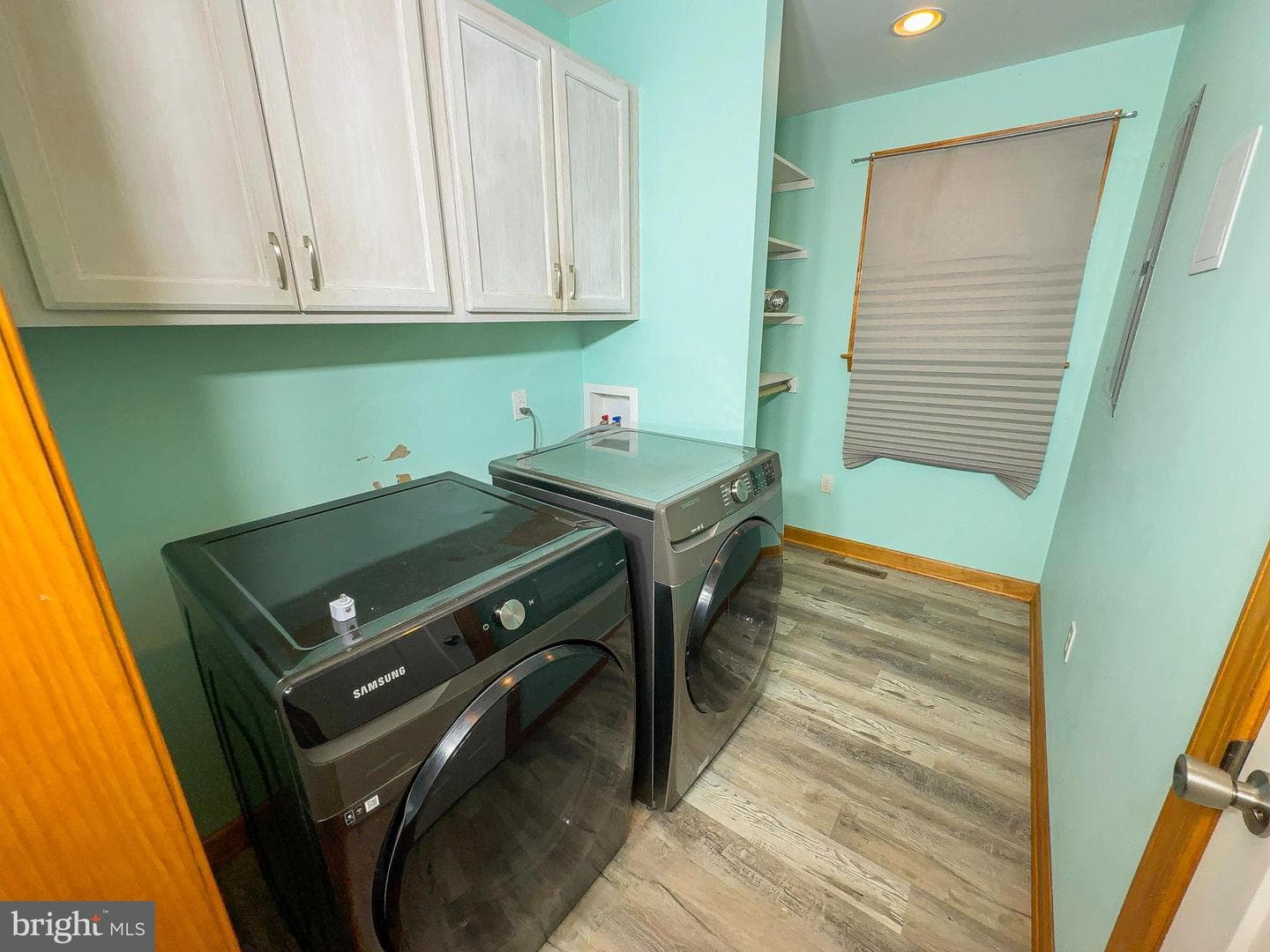 307 Beacon Court photo 11