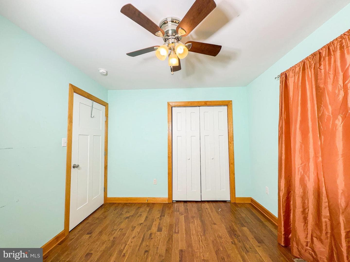 307 Beacon Court photo 17