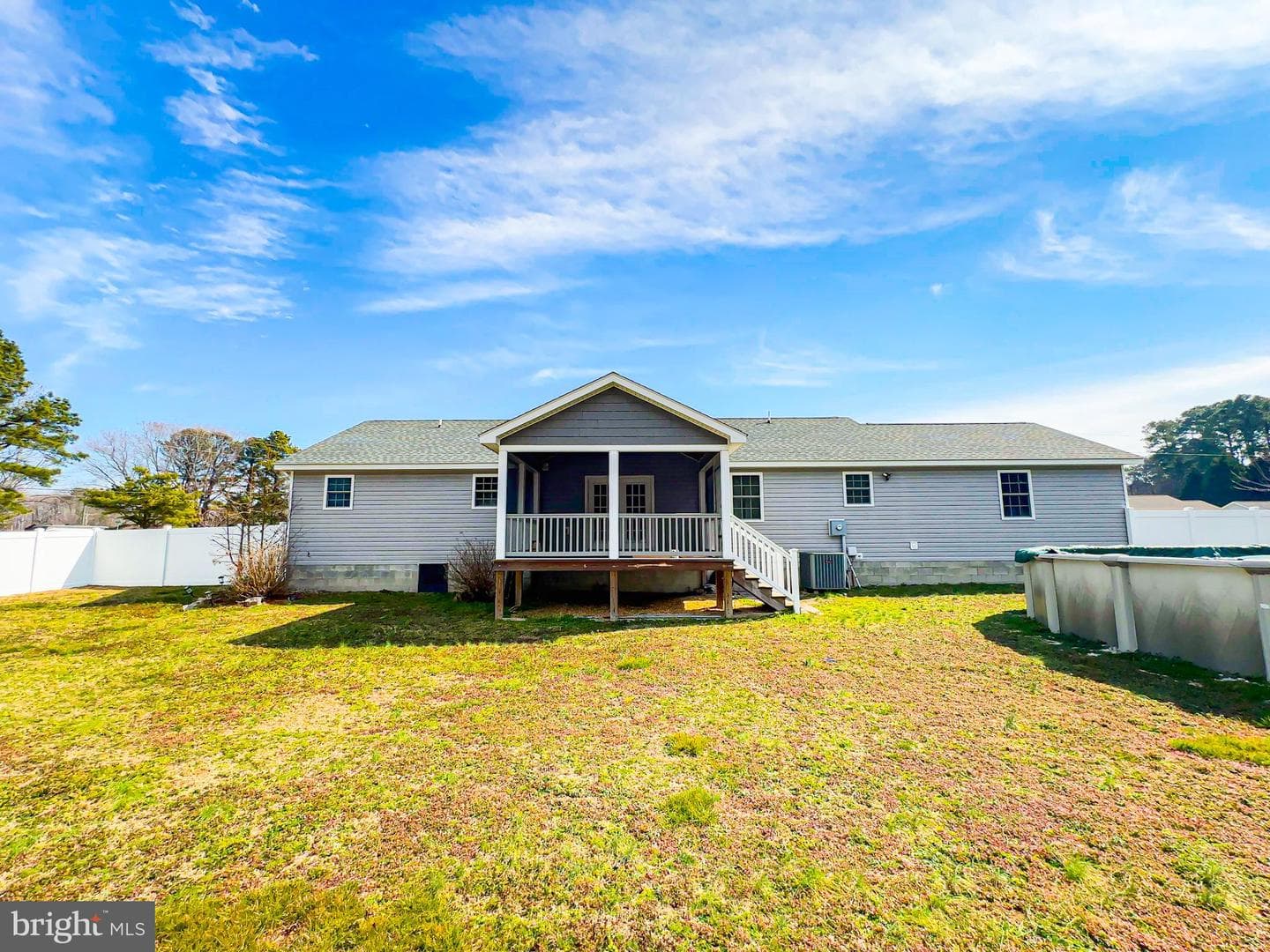 307 Beacon Court photo 24