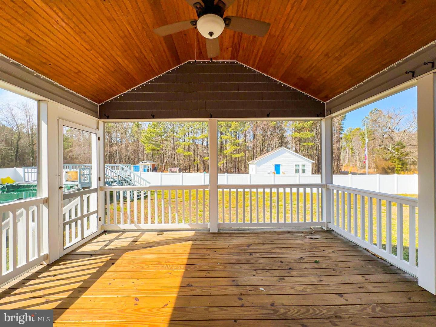 307 Beacon Court photo 25