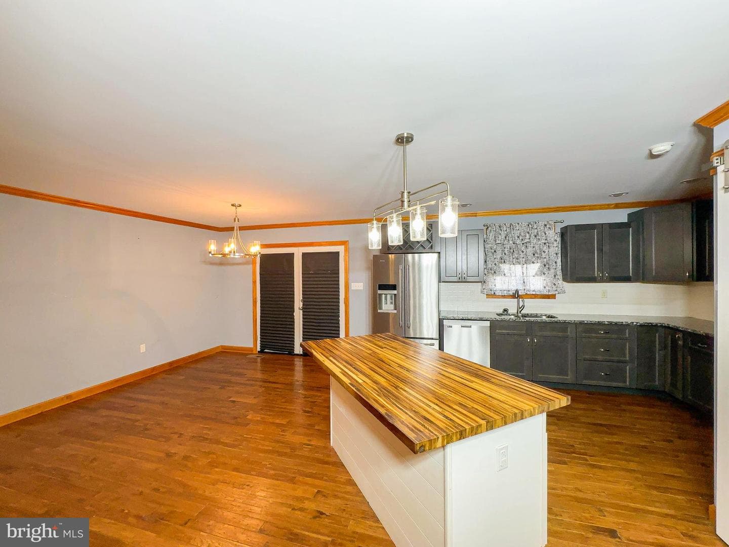 307 Beacon Court photo 6
