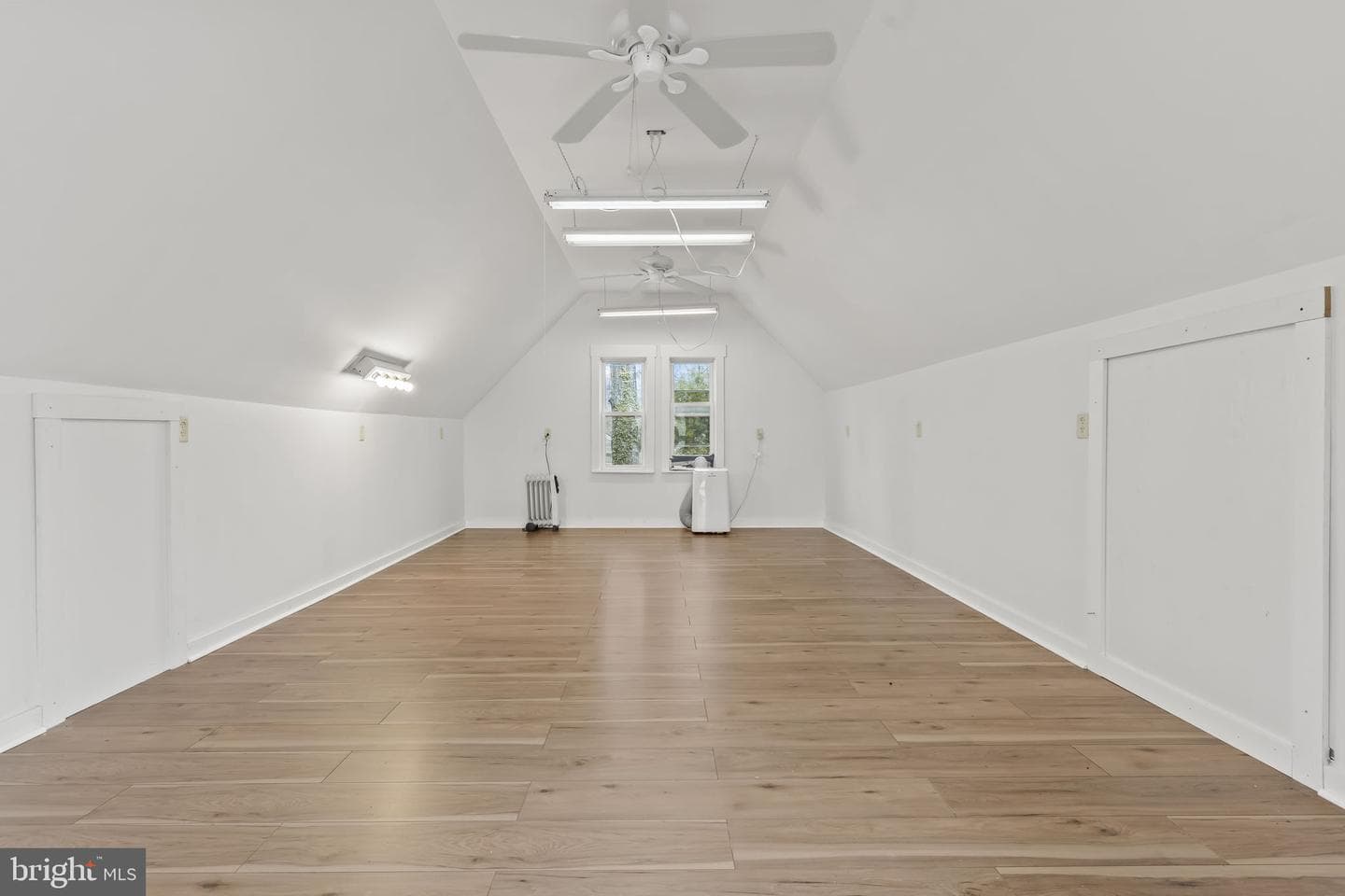 916 Bryant Avenue photo 31