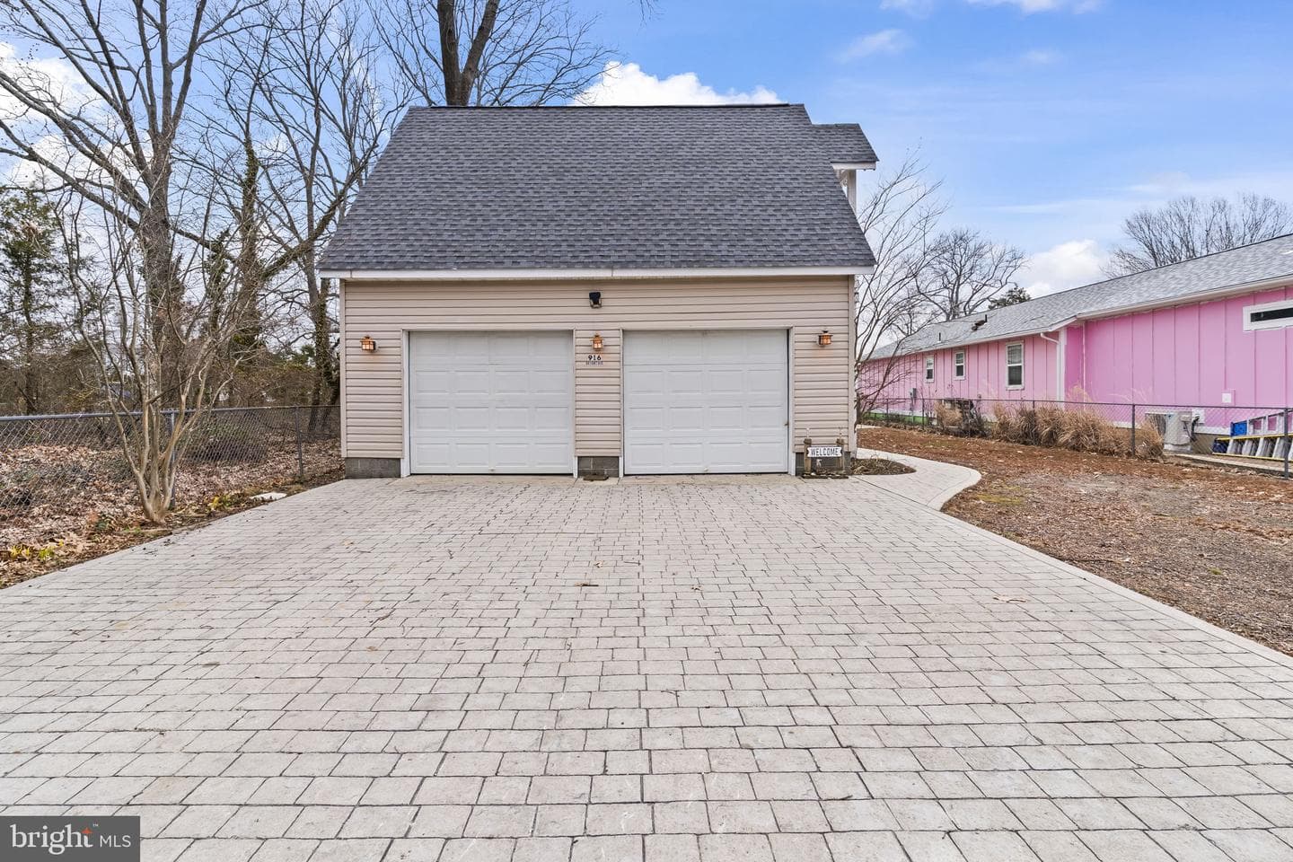 916 Bryant Avenue photo 37