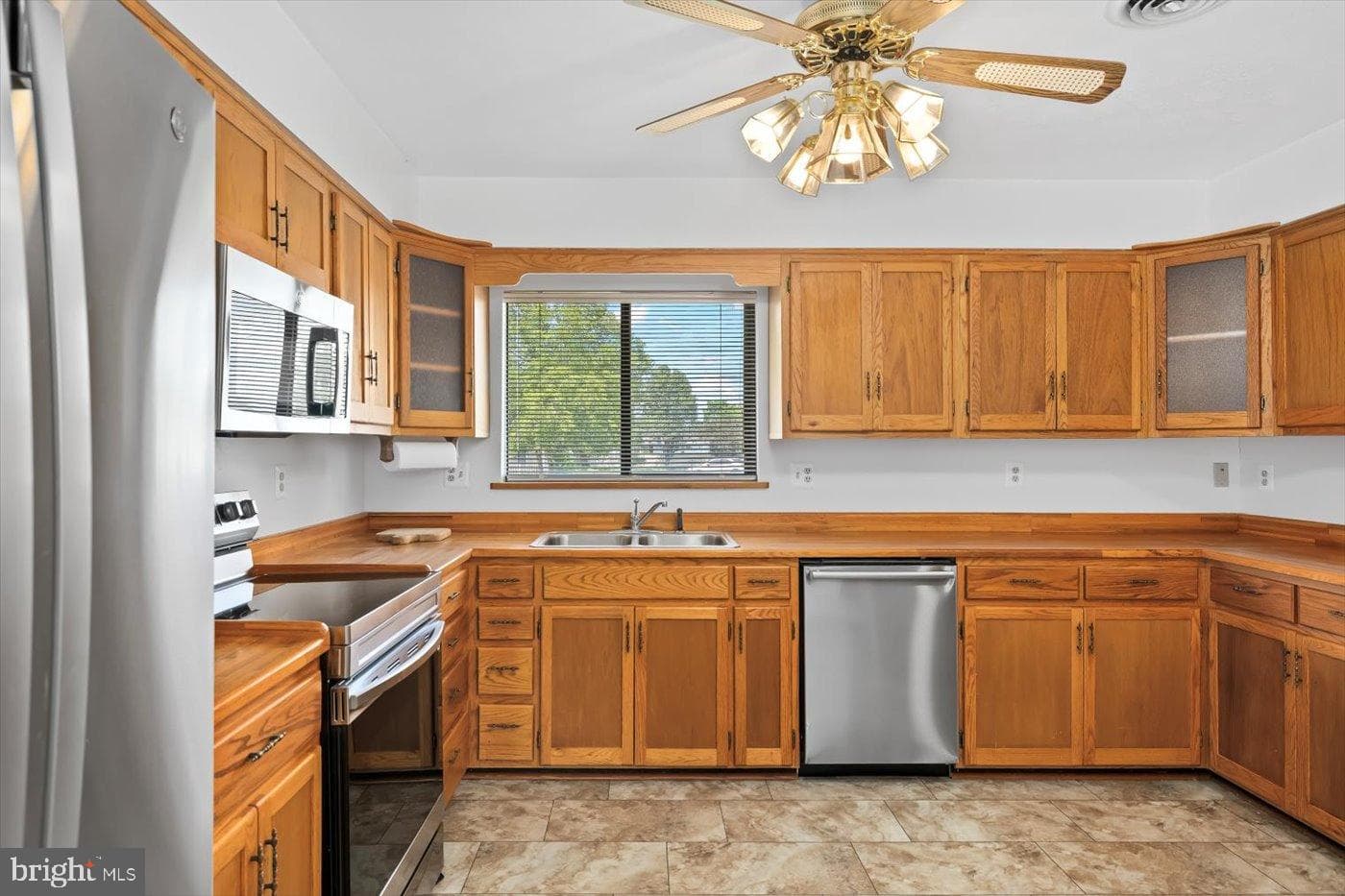 198 Canoe Place photo 10