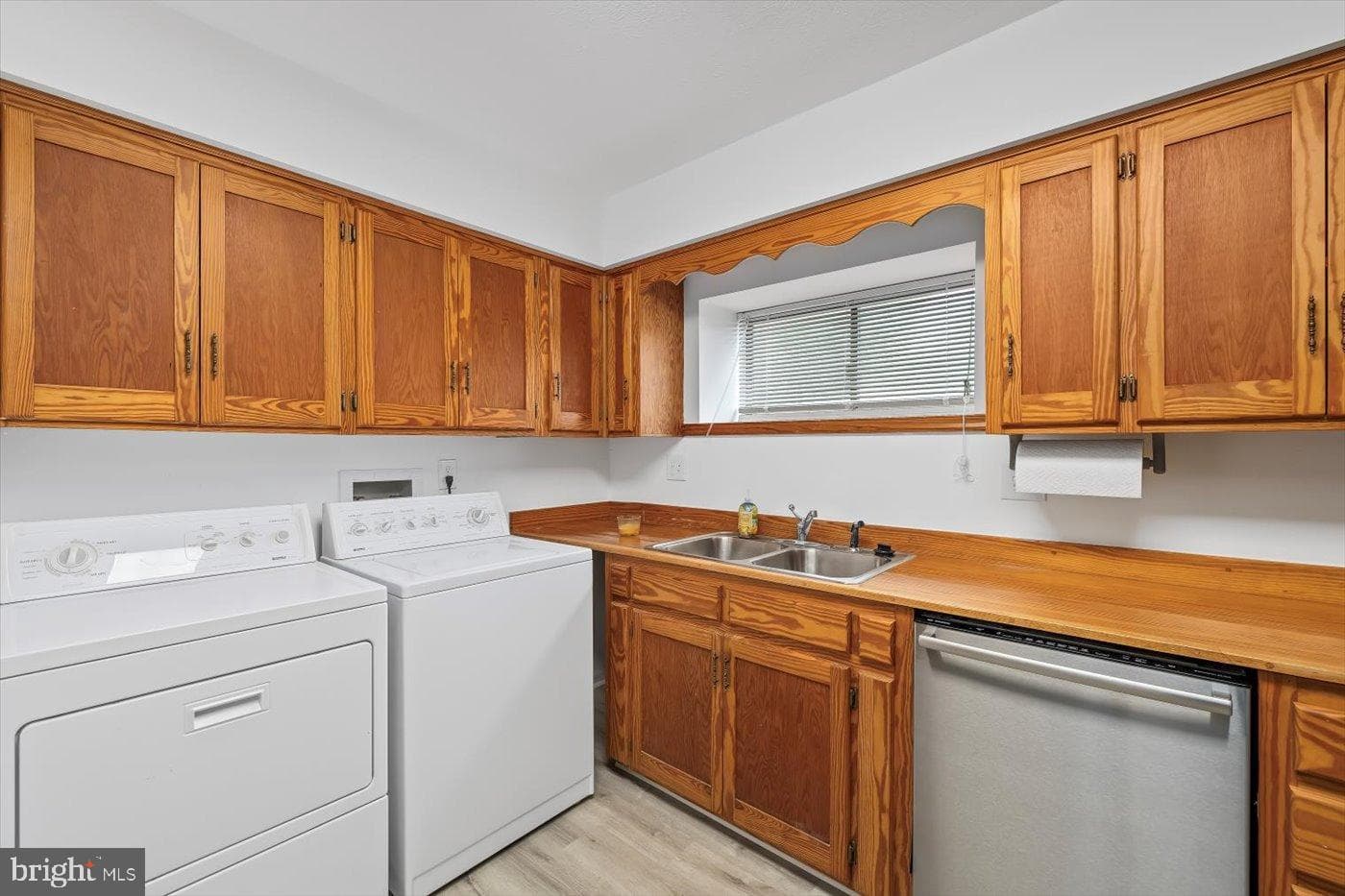 198 Canoe Place photo 18