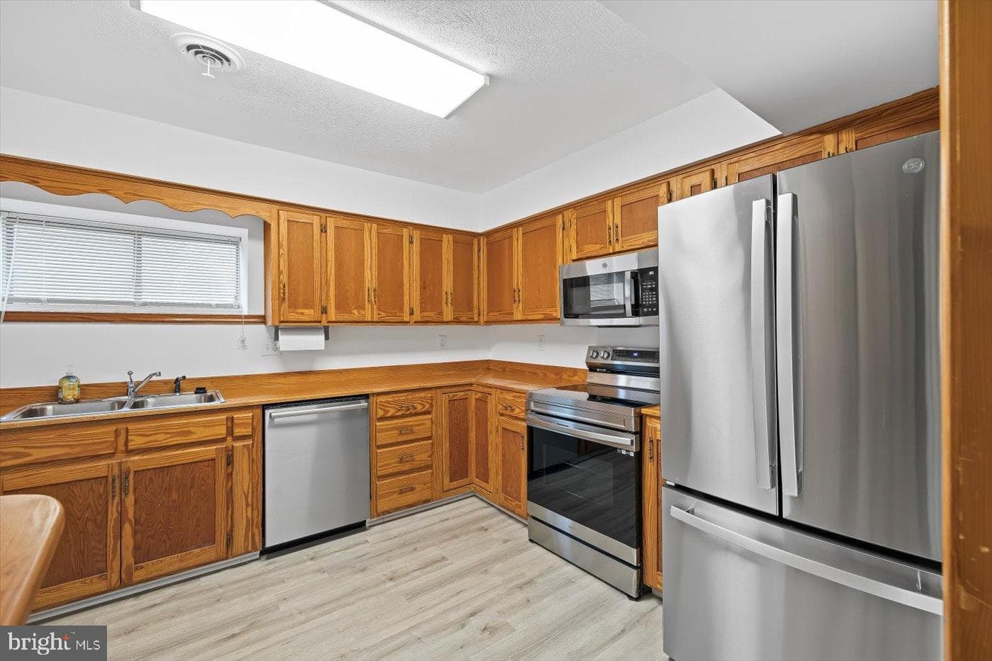 198 Canoe Place photo 24