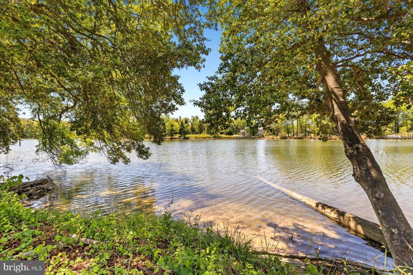 198 Canoe Place photo 4