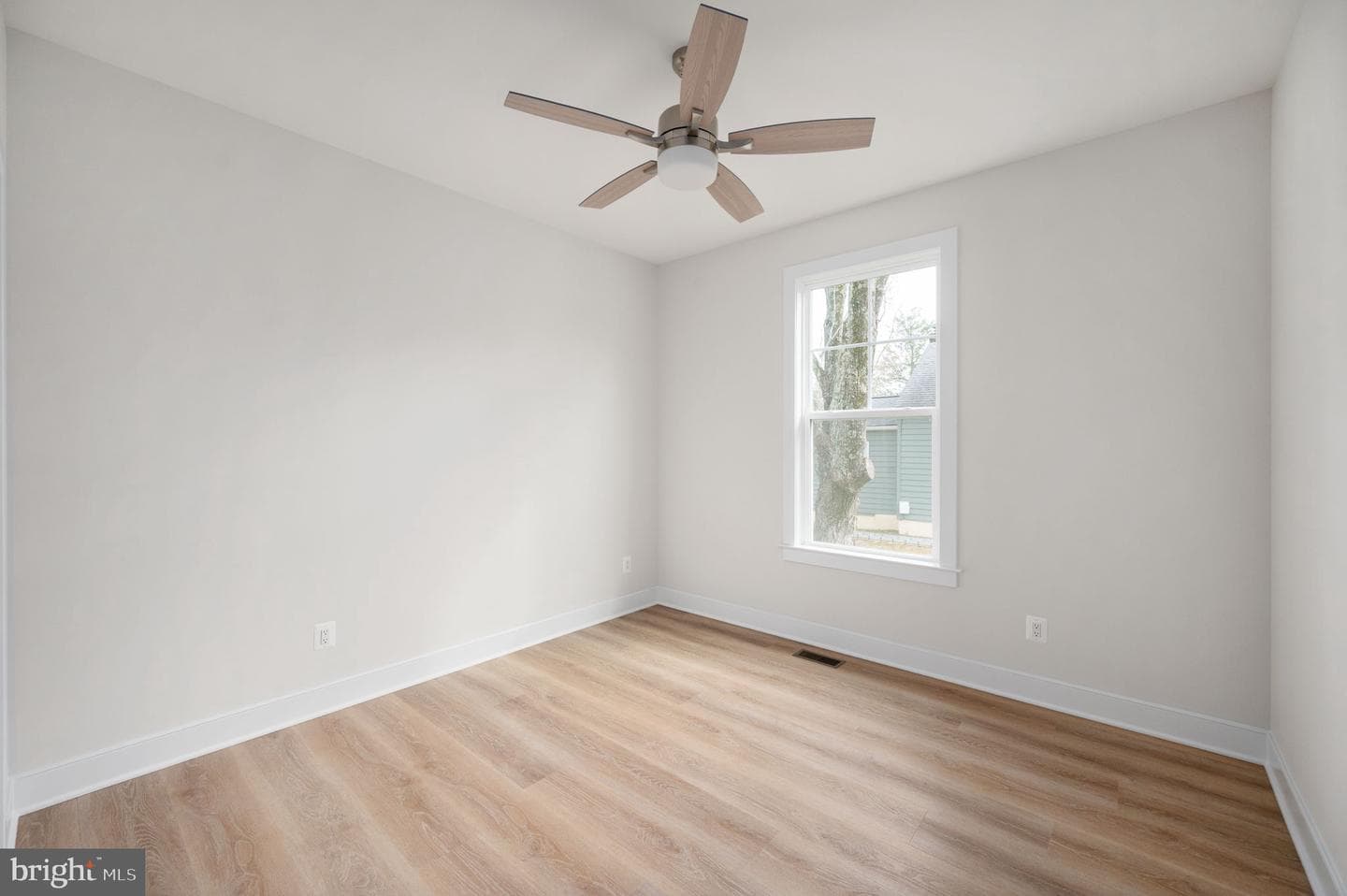 709 Garfield Avenue photo 42