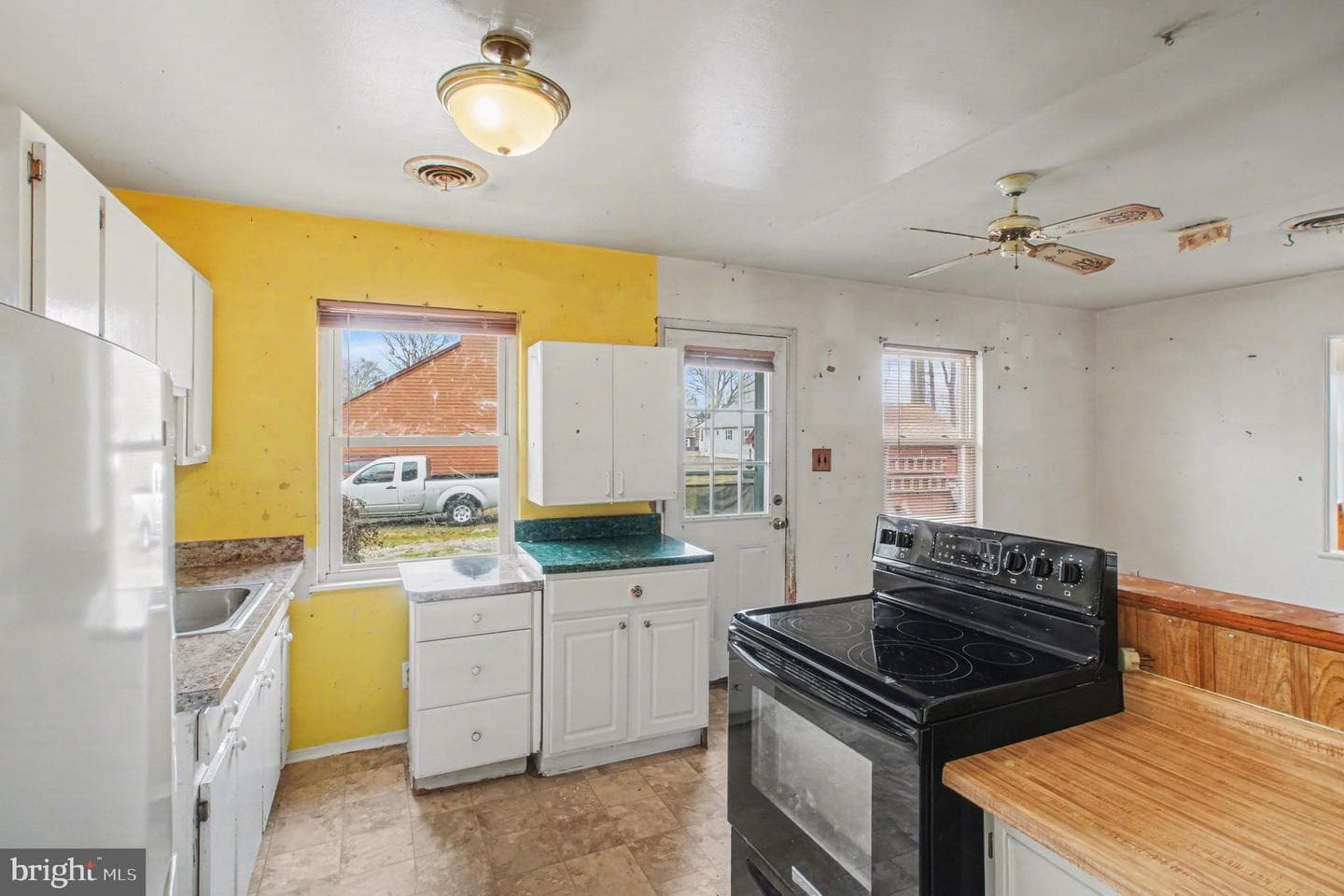 1228 Holly Vista Drive photo 12