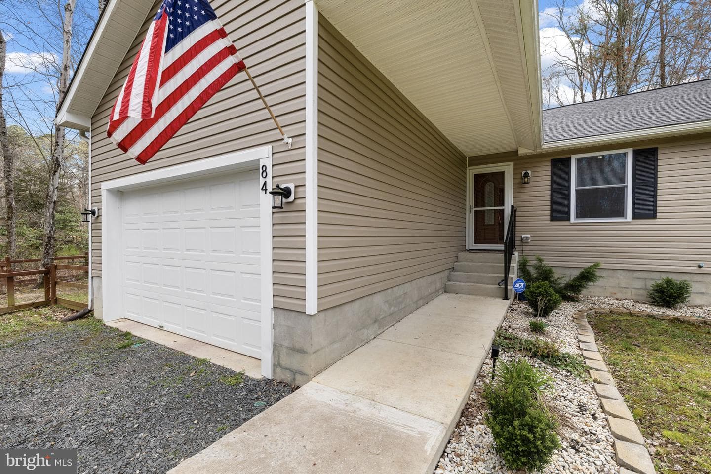 84 Pinewood Ln. photo 3