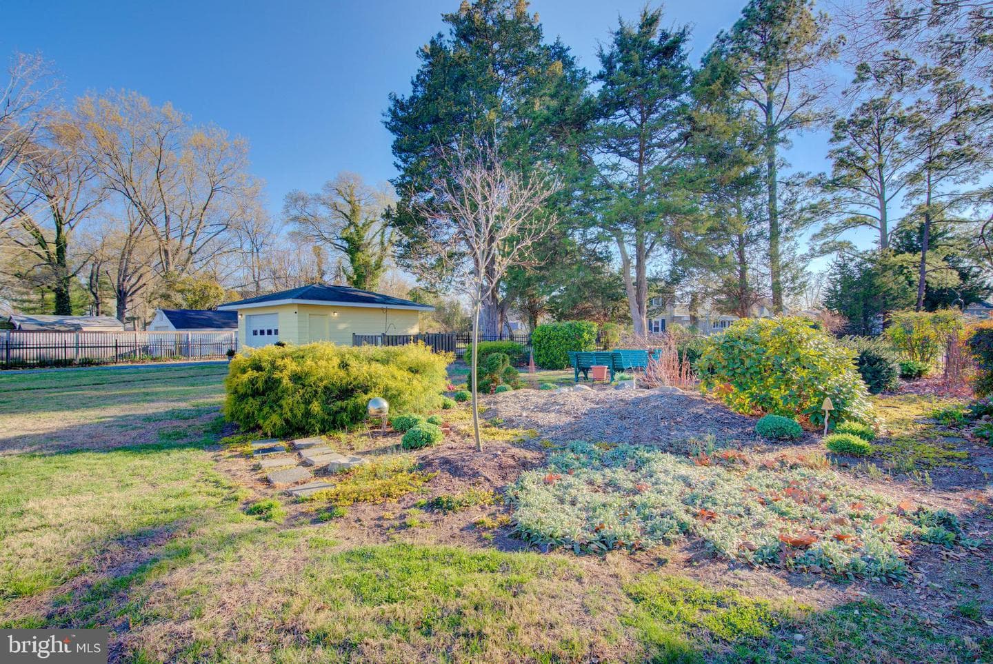 946 Bryant Avenue photo 12