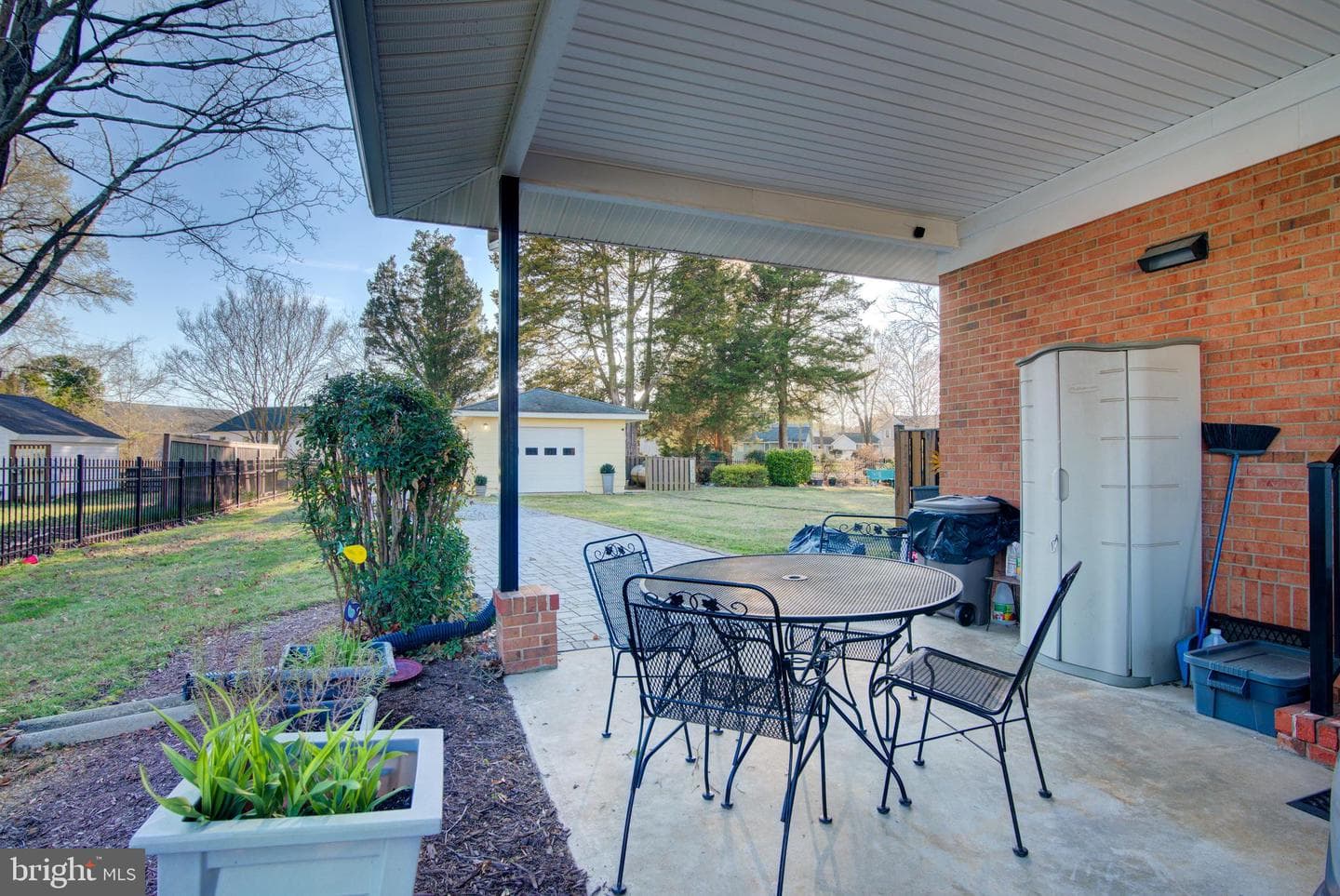 946 Bryant Avenue photo 14