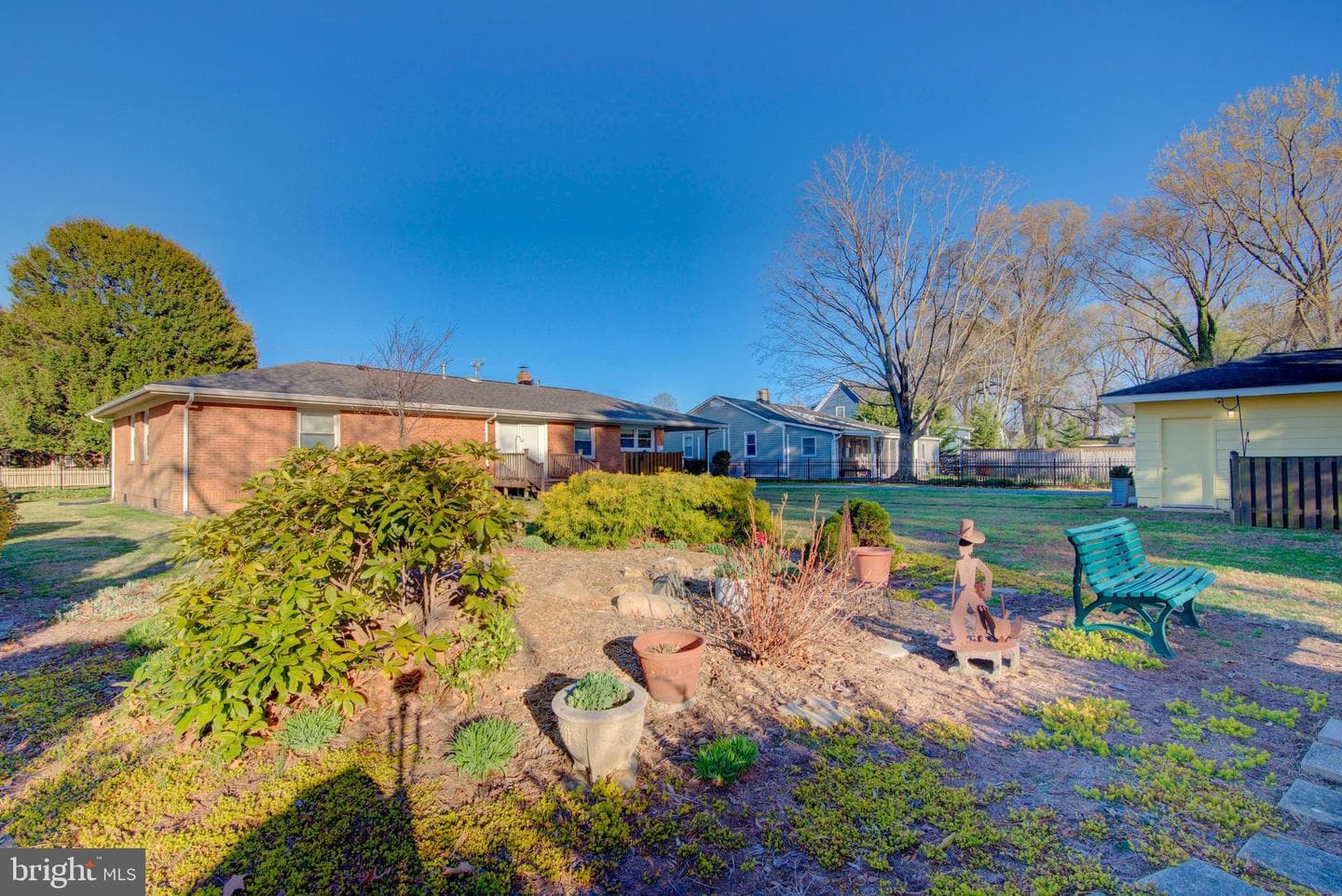 946 Bryant Avenue photo 8