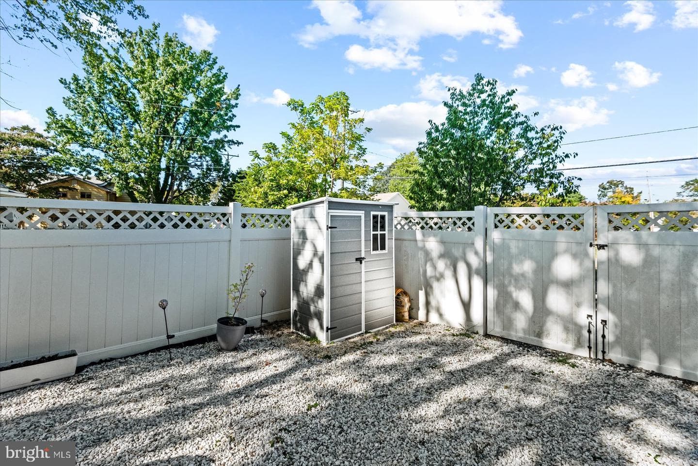 109 Bancroft Avenue photo 25
