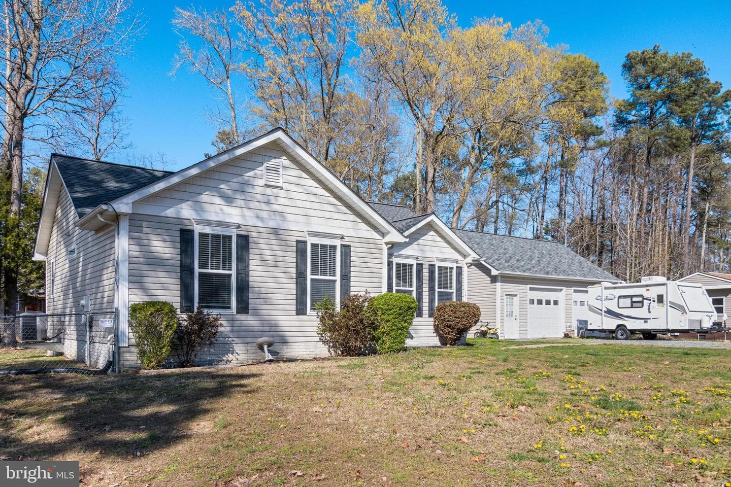140 Greenway Drive photo 1