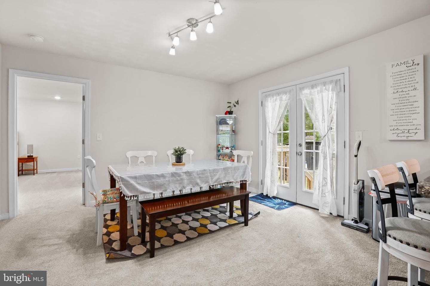 662 N Glebe Road photo 10