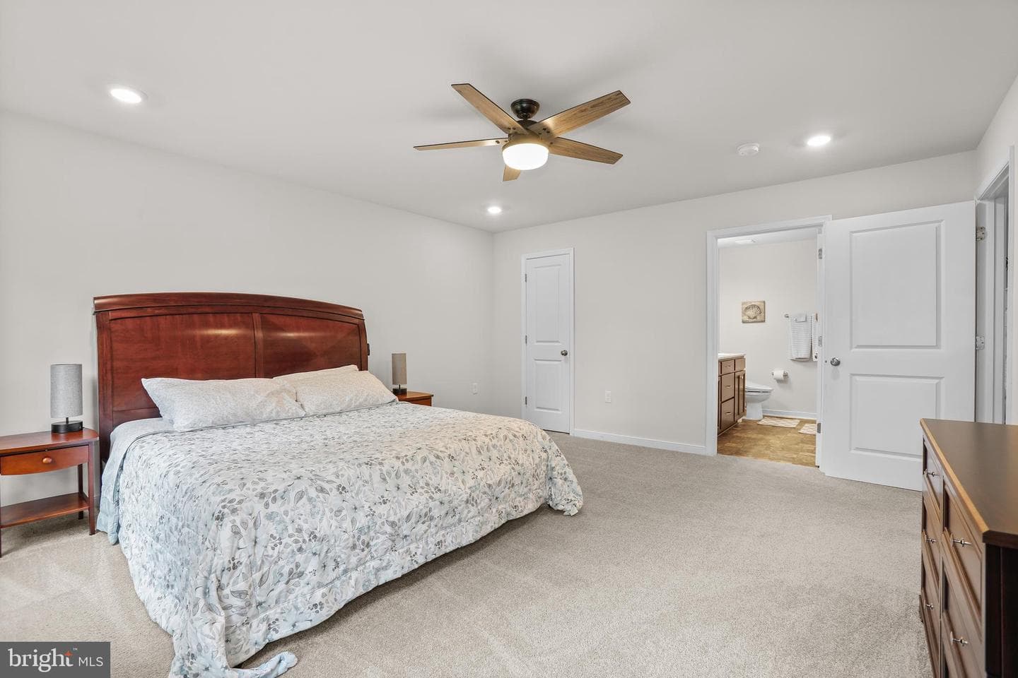662 N Glebe Road photo 12