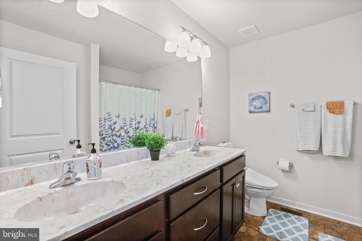 662 N Glebe Road photo 13