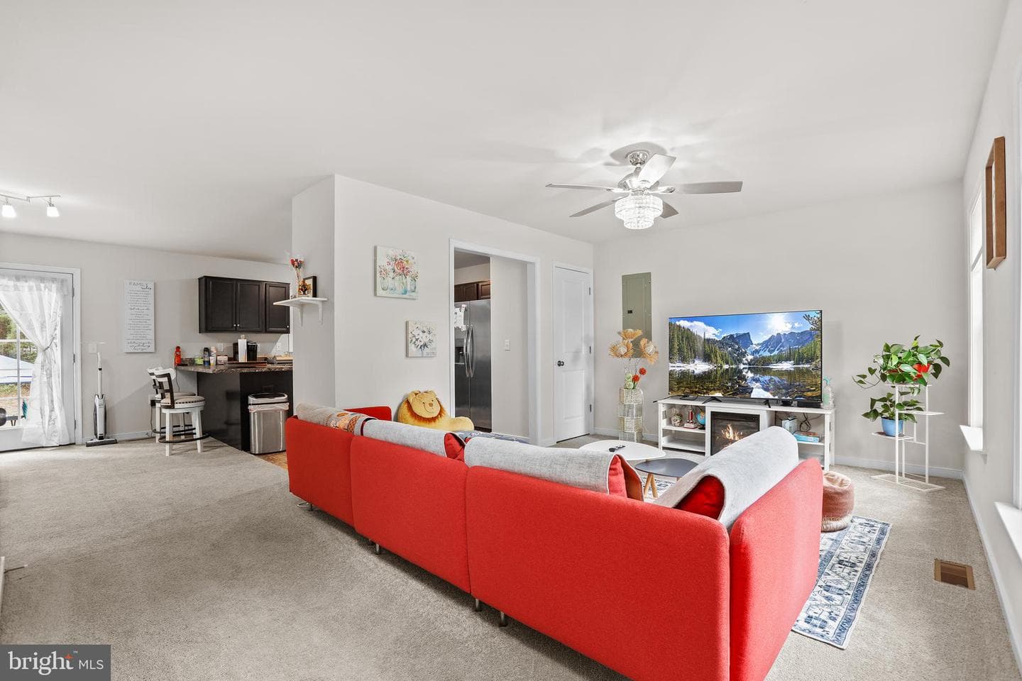 662 N Glebe Road photo 3