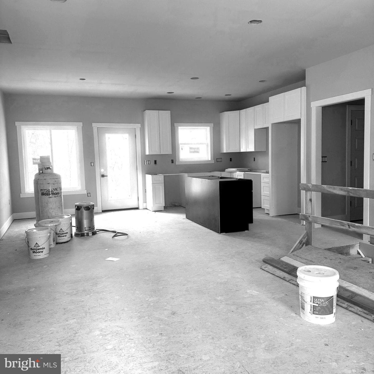 205 Federalist Way photo 4