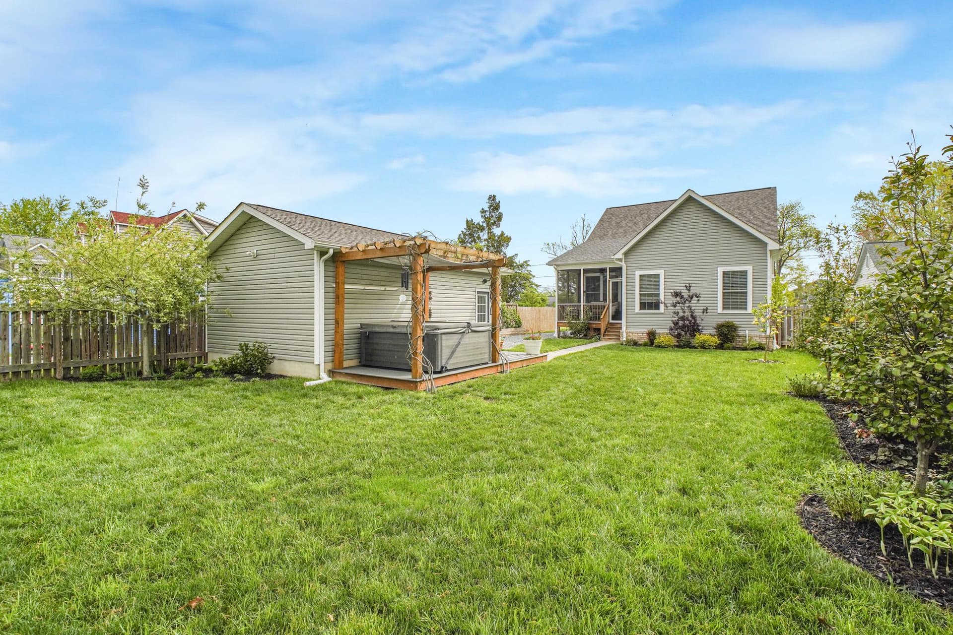 1111 Lossing Avenue photo 12