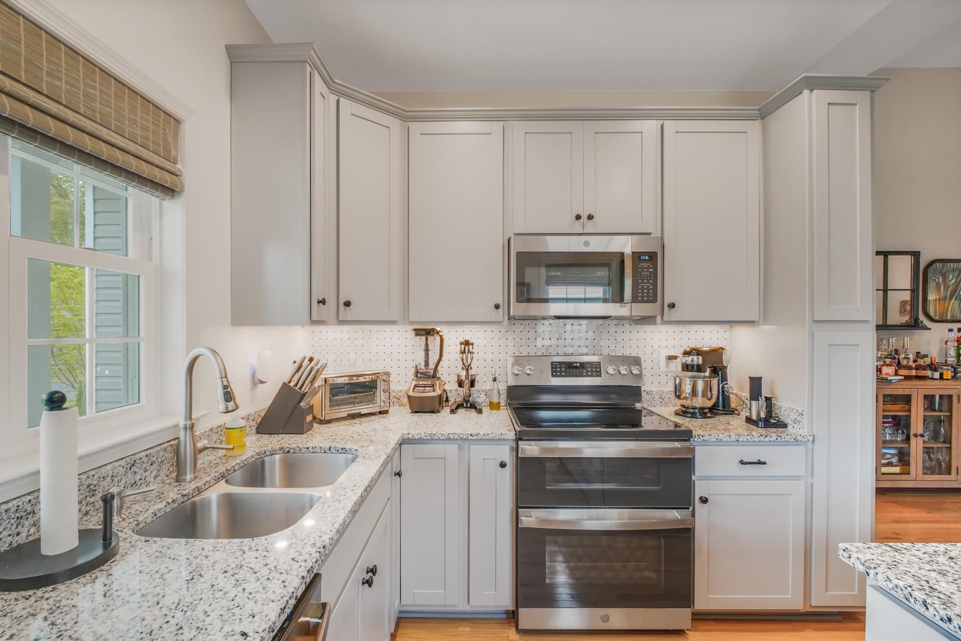 1111 Lossing Avenue photo 25