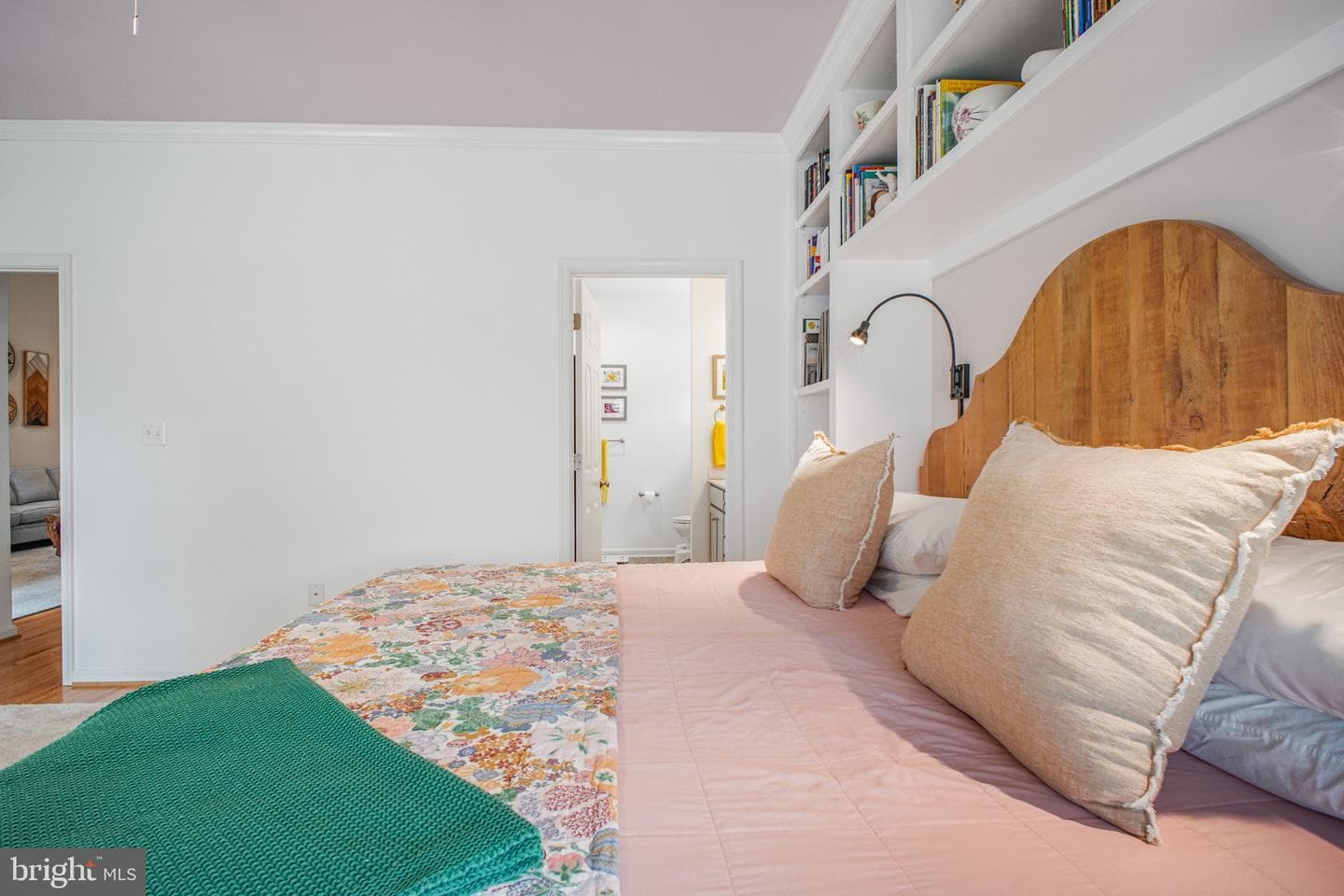 1111 Lossing Avenue photo 33