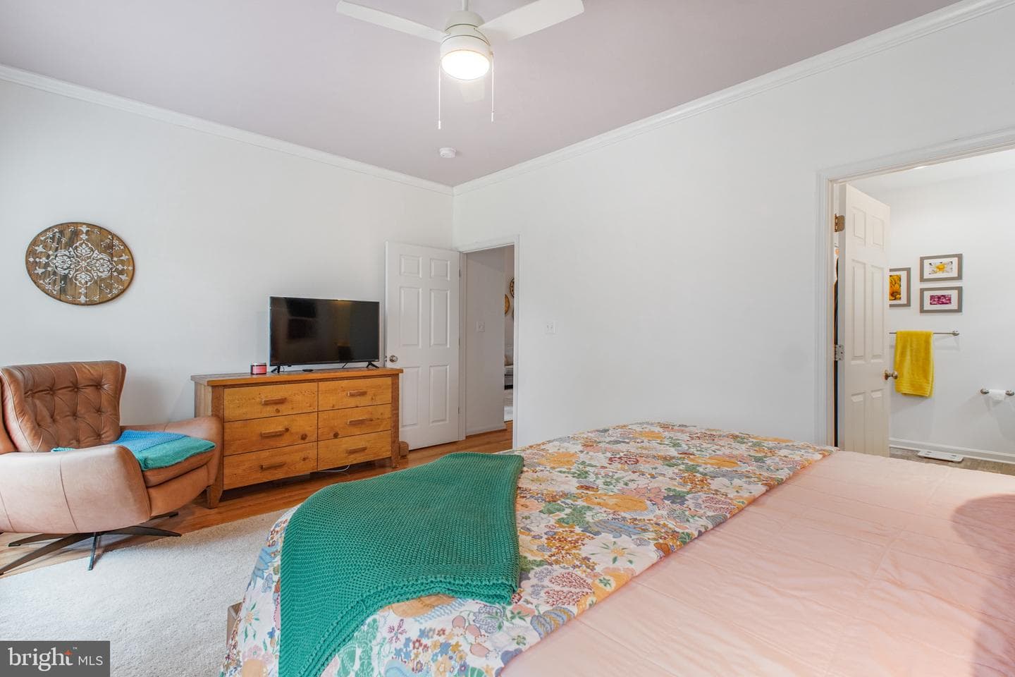 1111 Lossing Avenue photo 34