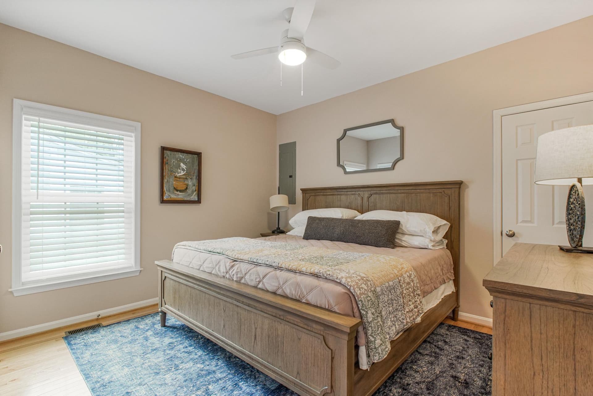 1111 Lossing Avenue photo 43