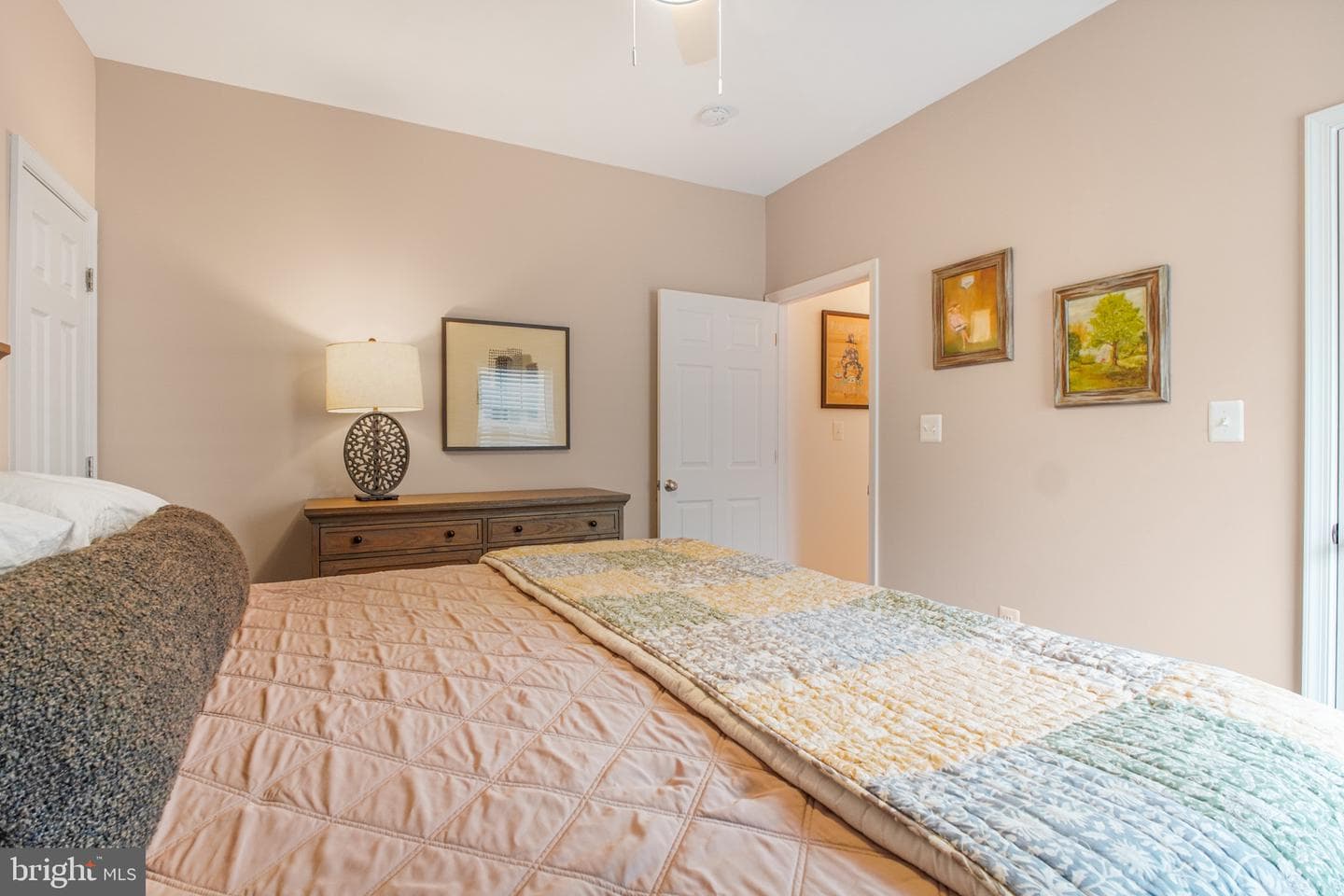 1111 Lossing Avenue photo 45