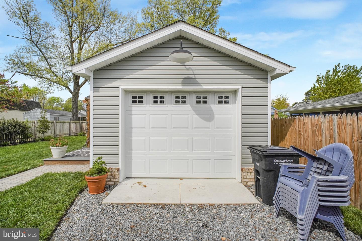1111 Lossing Avenue photo 5