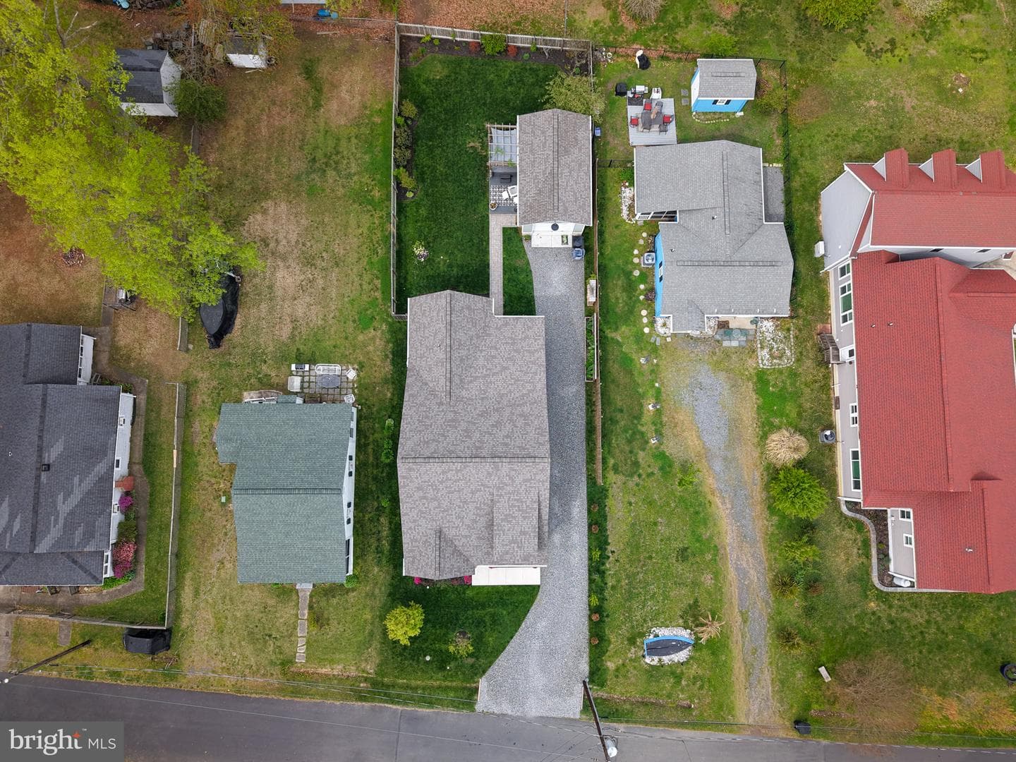 1111 Lossing Avenue photo 56
