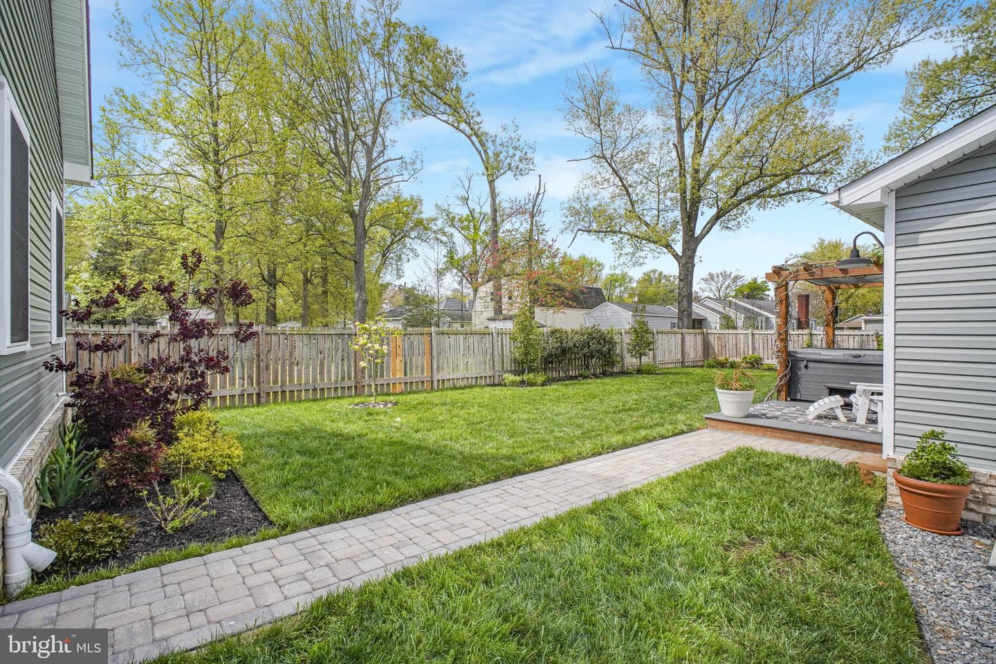 1111 Lossing Avenue photo 6