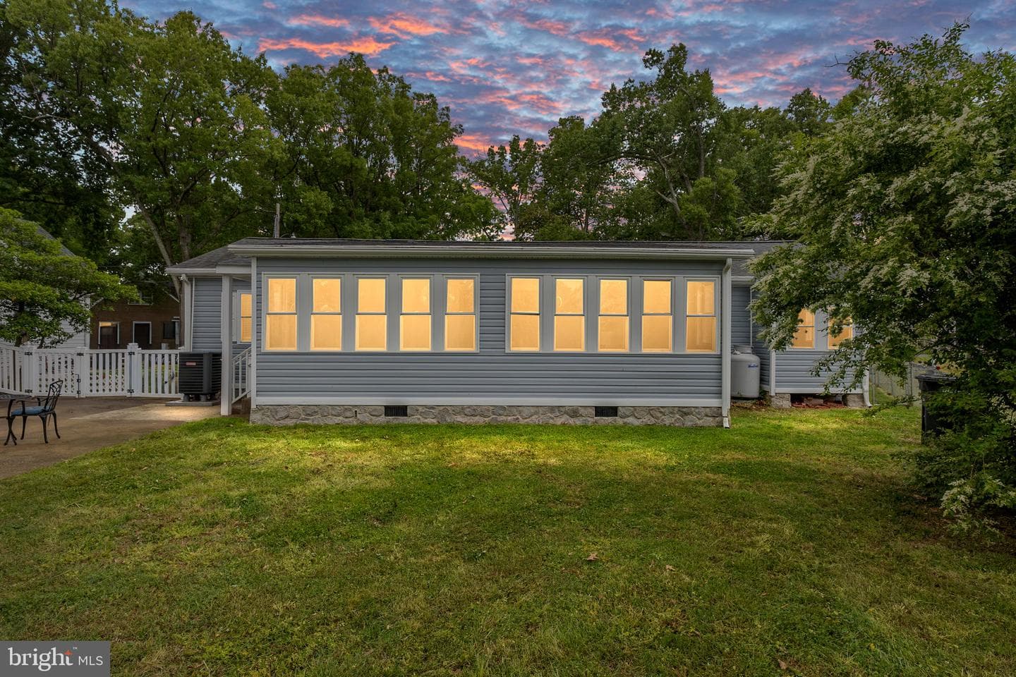 315 Lawrence Lane photo 2