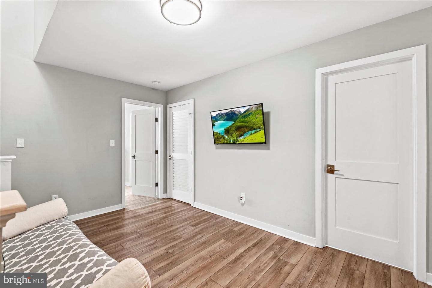 300 Douglas Avenue photo 27
