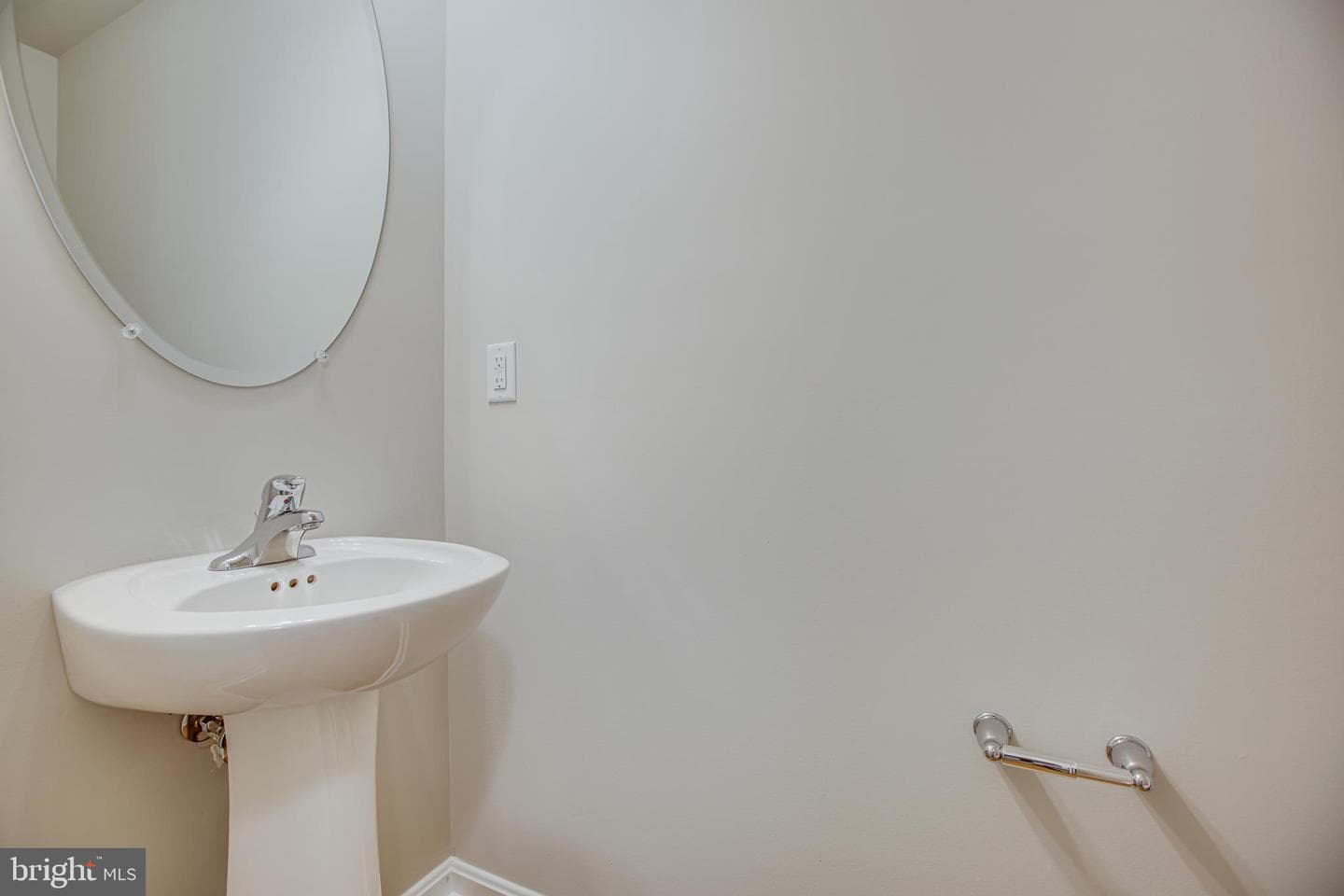 282 Circle Lane photo 11