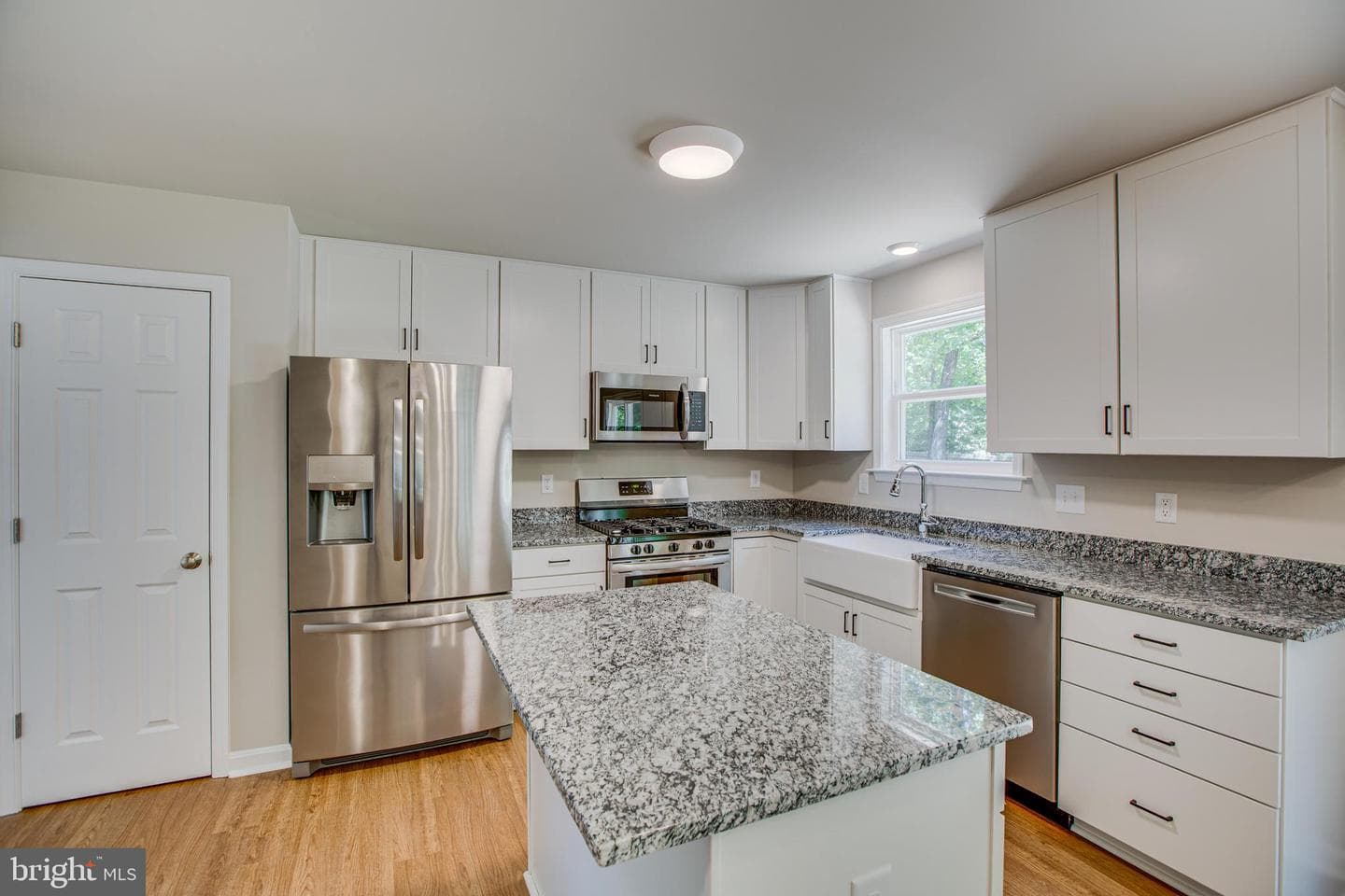 282 Circle Lane photo 5