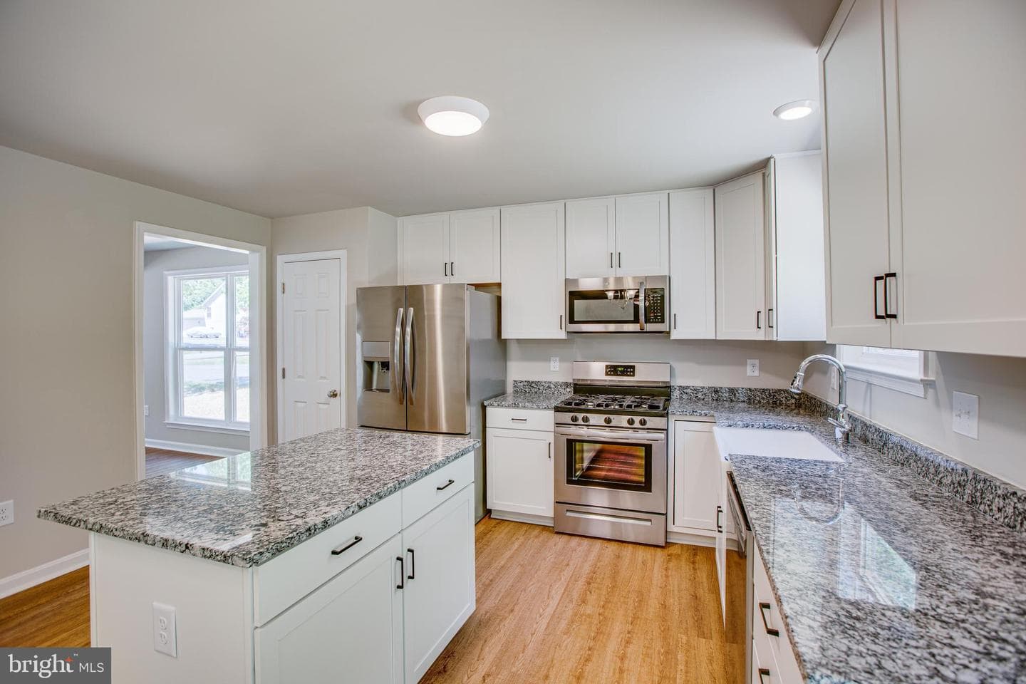 282 Circle Lane photo 6