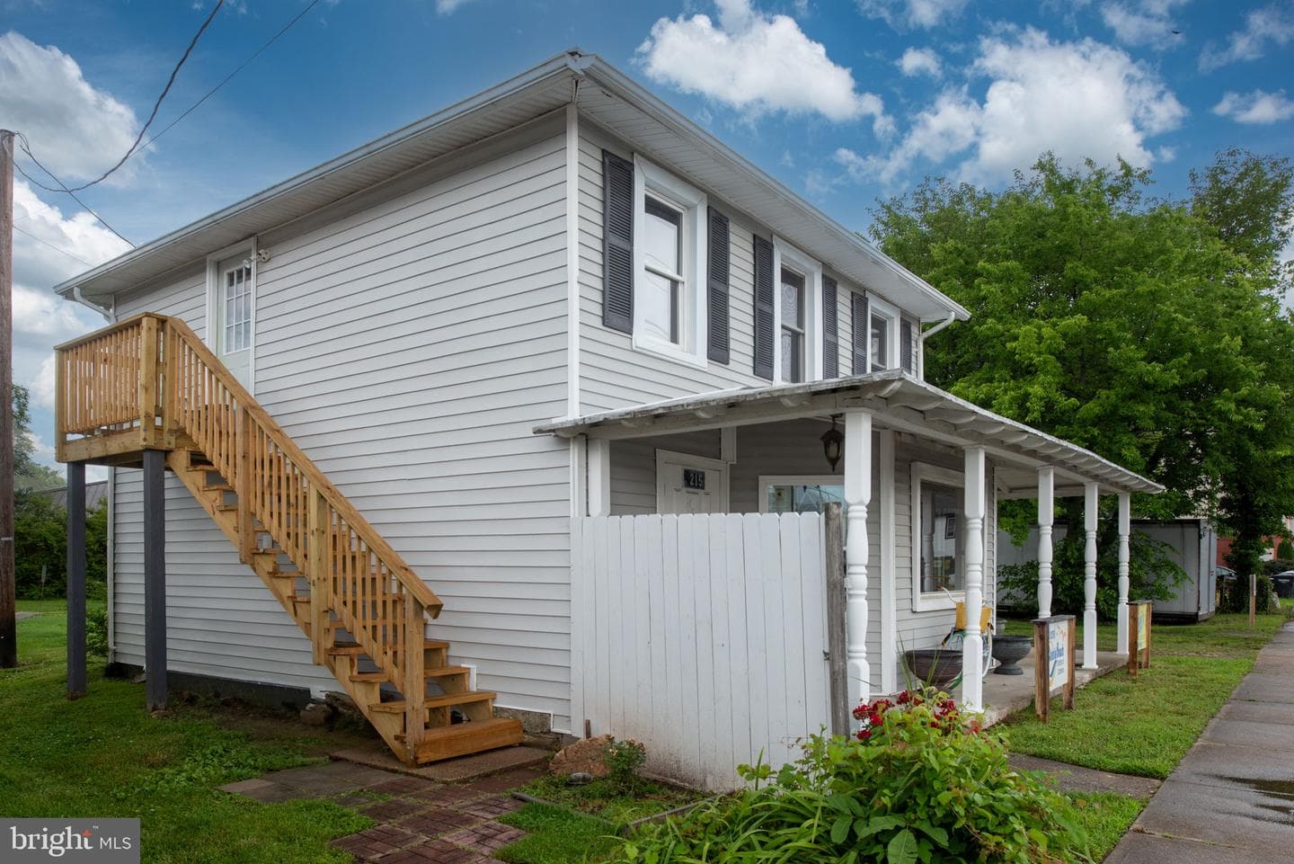 215 Irving Avenue N photo 15