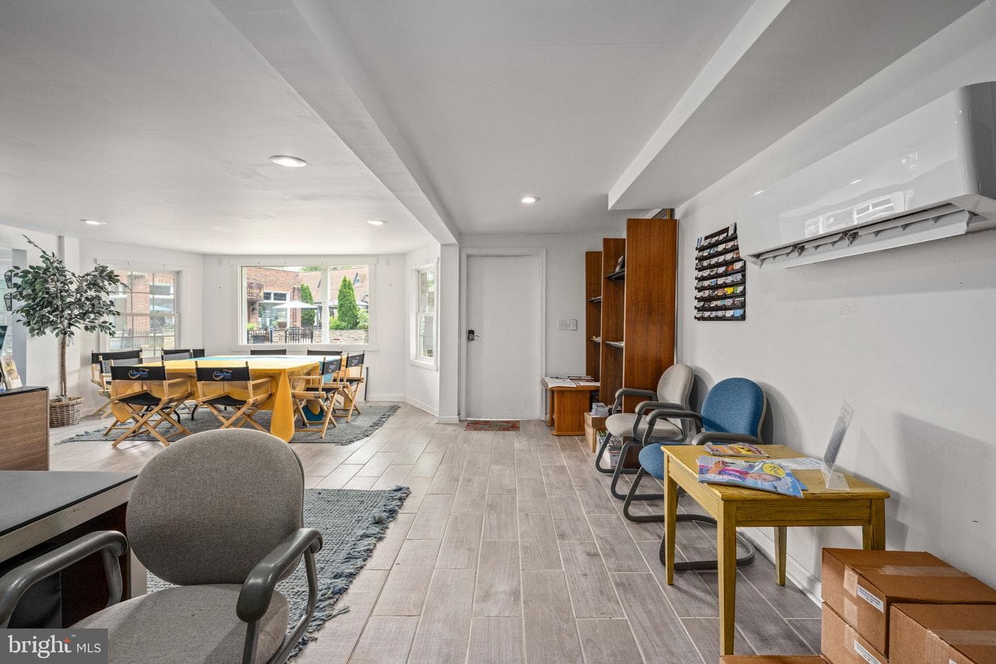 215 Irving Avenue N photo 4