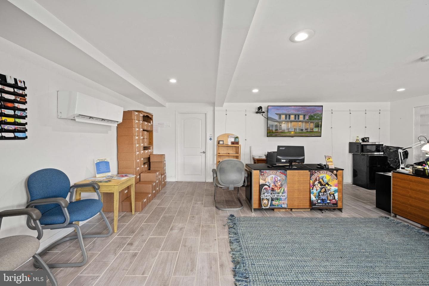 215 Irving Avenue N photo 7