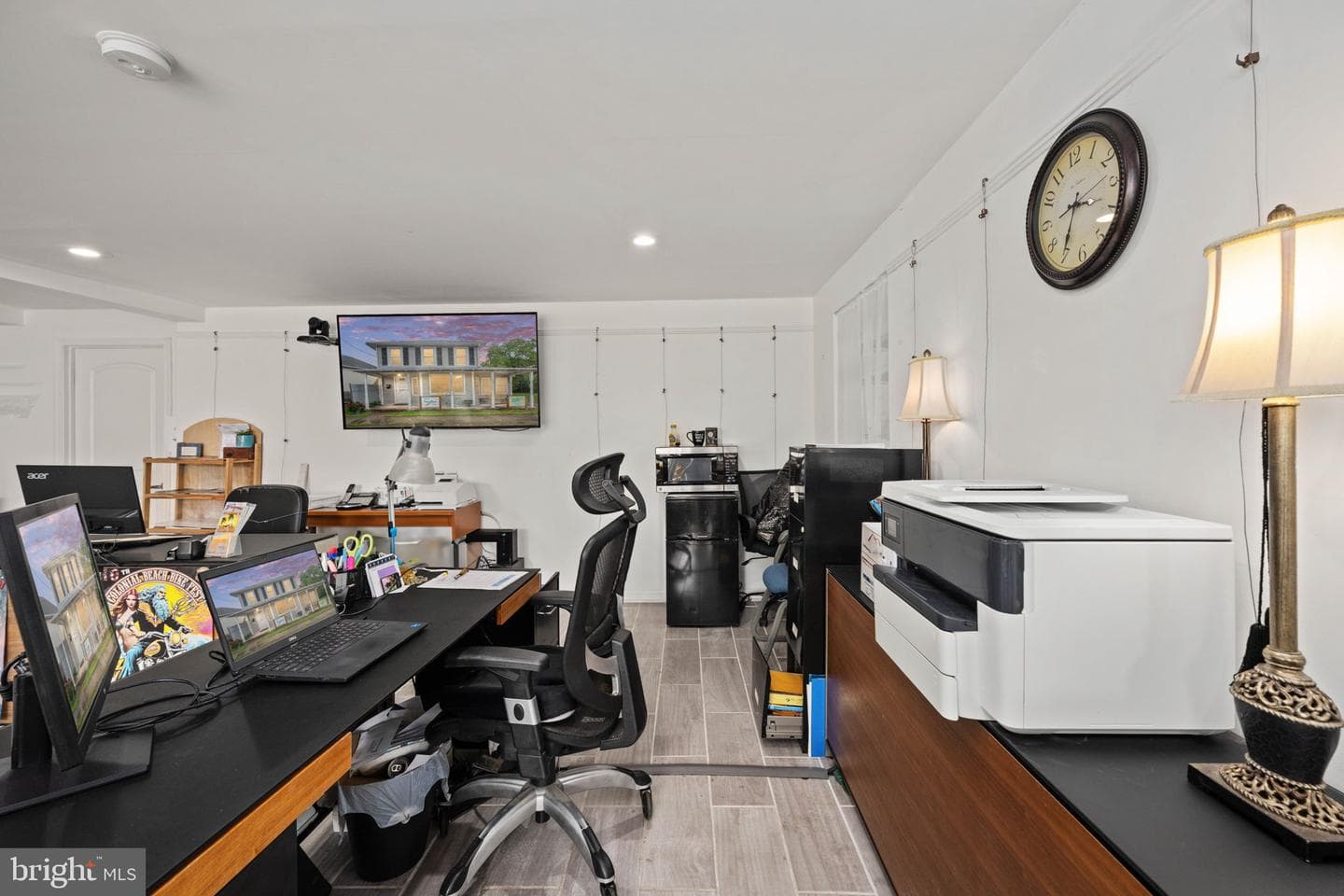 215 Irving Avenue N photo 8