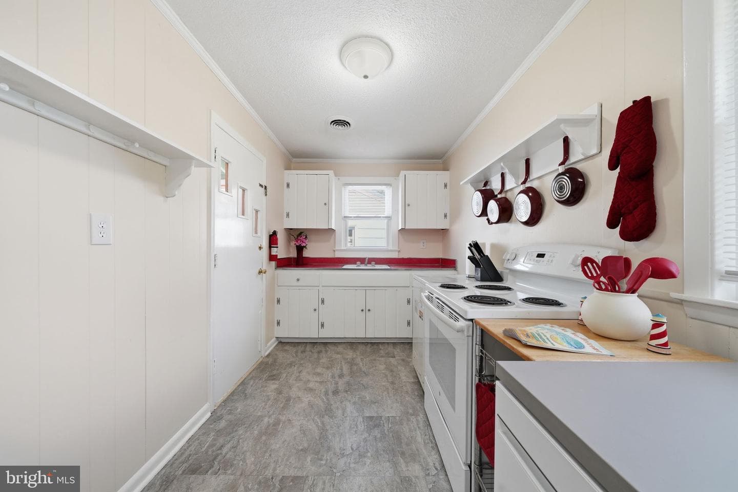 312 Vernon Street photo 19