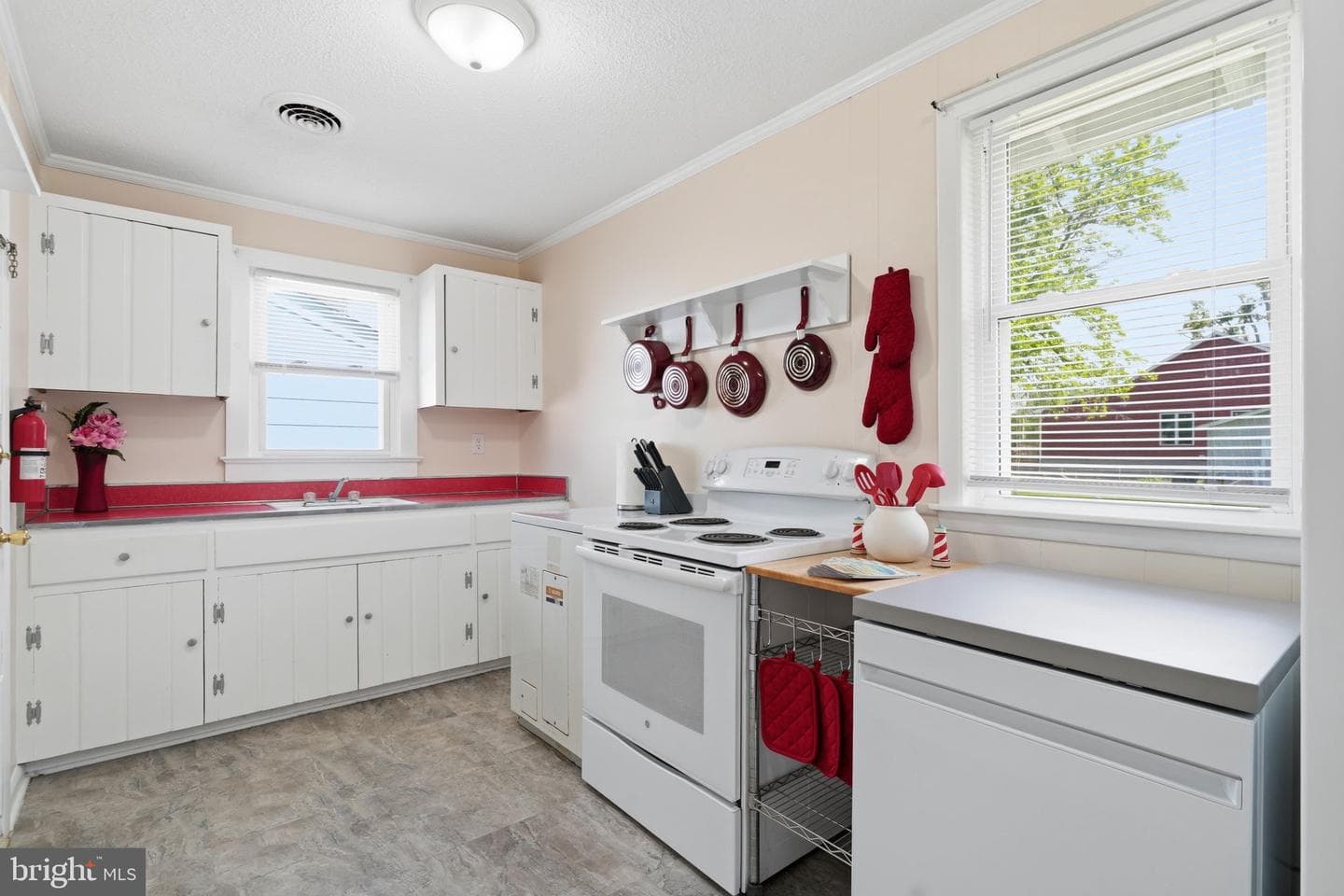 312 Vernon Street photo 22